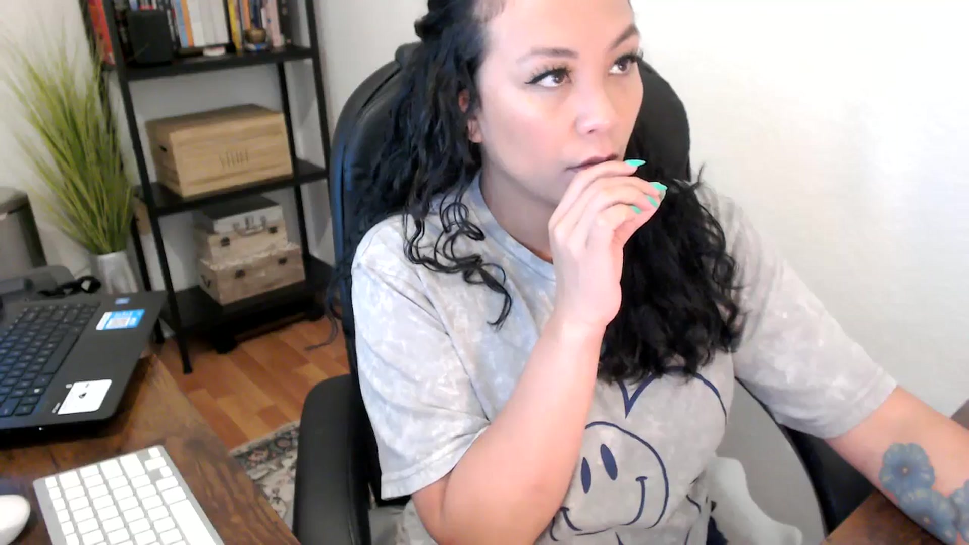 Gallery image thumbnail from MickaylaMoon's myfreecams stream on, 08/16/2024, 16:16 image 16 of 20