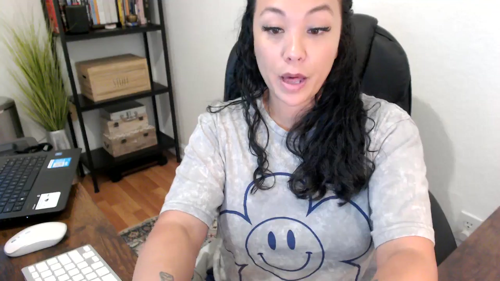 Gallery image thumbnail from MickaylaMoon's myfreecams stream on, 08/16/2024, 17:13 image 9 of 20