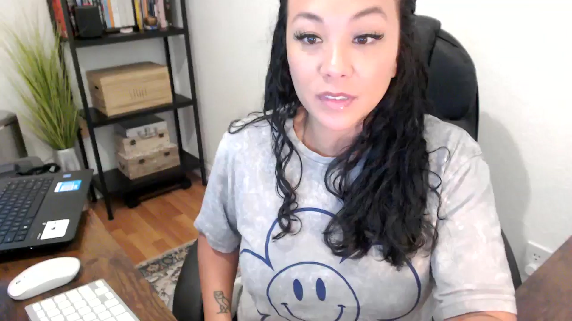 Gallery image thumbnail from MickaylaMoon's myfreecams stream on, 08/16/2024, 17:13 image 8 of 20