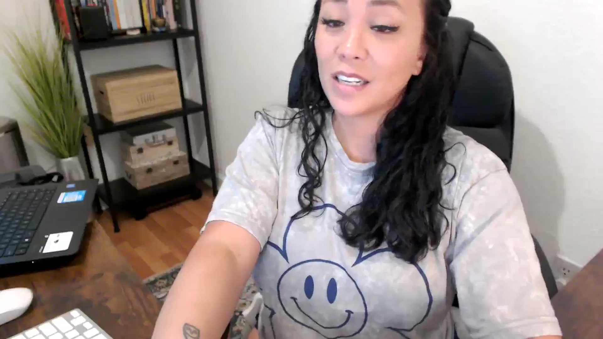 Gallery image thumbnail from MickaylaMoon's myfreecams stream on, 08/16/2024, 17:13 image 17 of 20