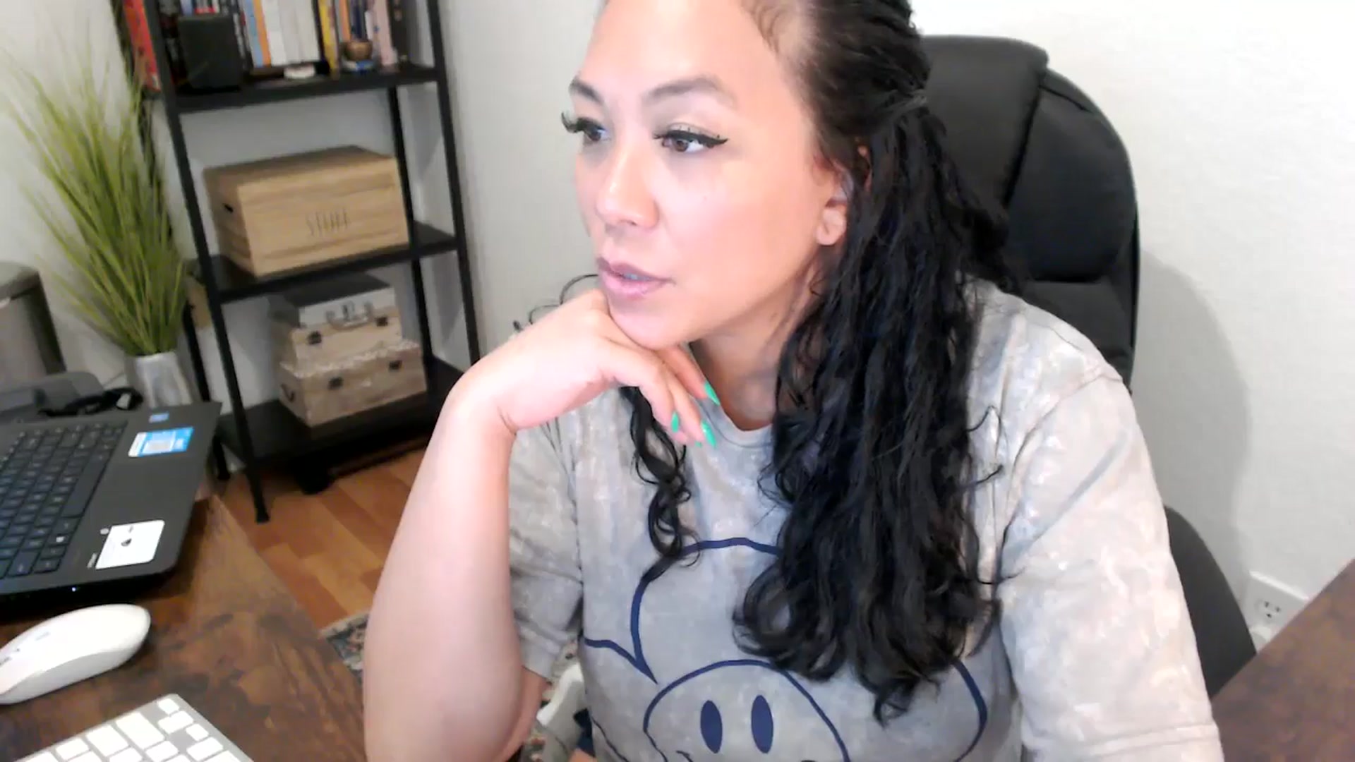 Gallery image thumbnail from MickaylaMoon's myfreecams stream on, 08/16/2024, 17:13 image 13 of 20