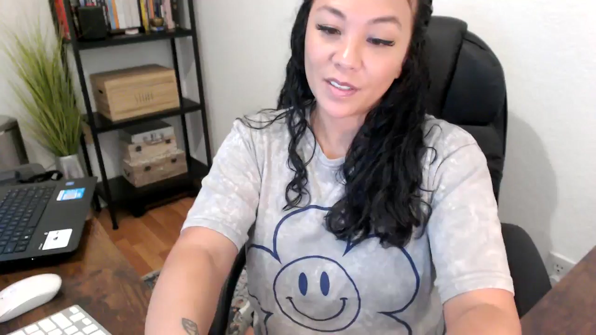 Gallery image thumbnail from MickaylaMoon's myfreecams stream on, 08/16/2024, 17:13 image 15 of 20