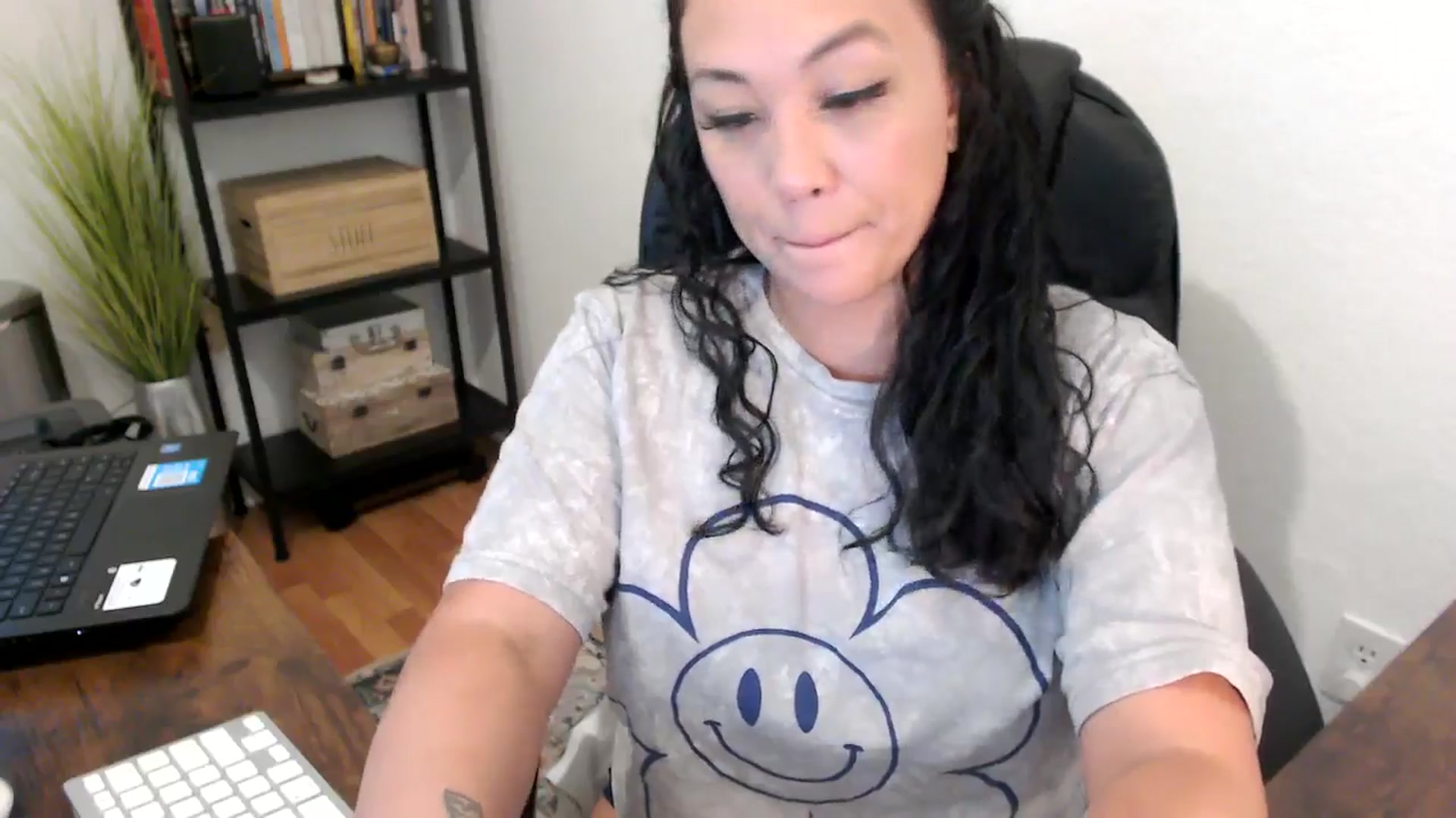 Gallery image thumbnail from MickaylaMoon's myfreecams stream on, 08/16/2024, 17:13 image 3 of 20