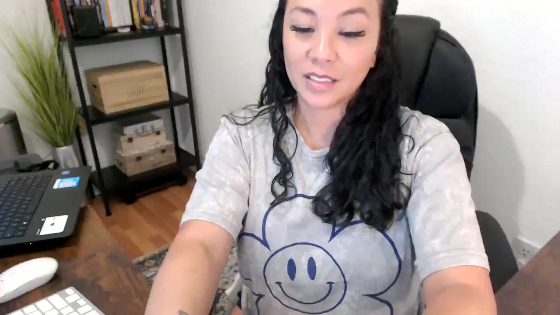 Gallery image thumbnail from MickaylaMoon's myfreecams stream on, 08/16/2024, 17:13 image 14 of 20