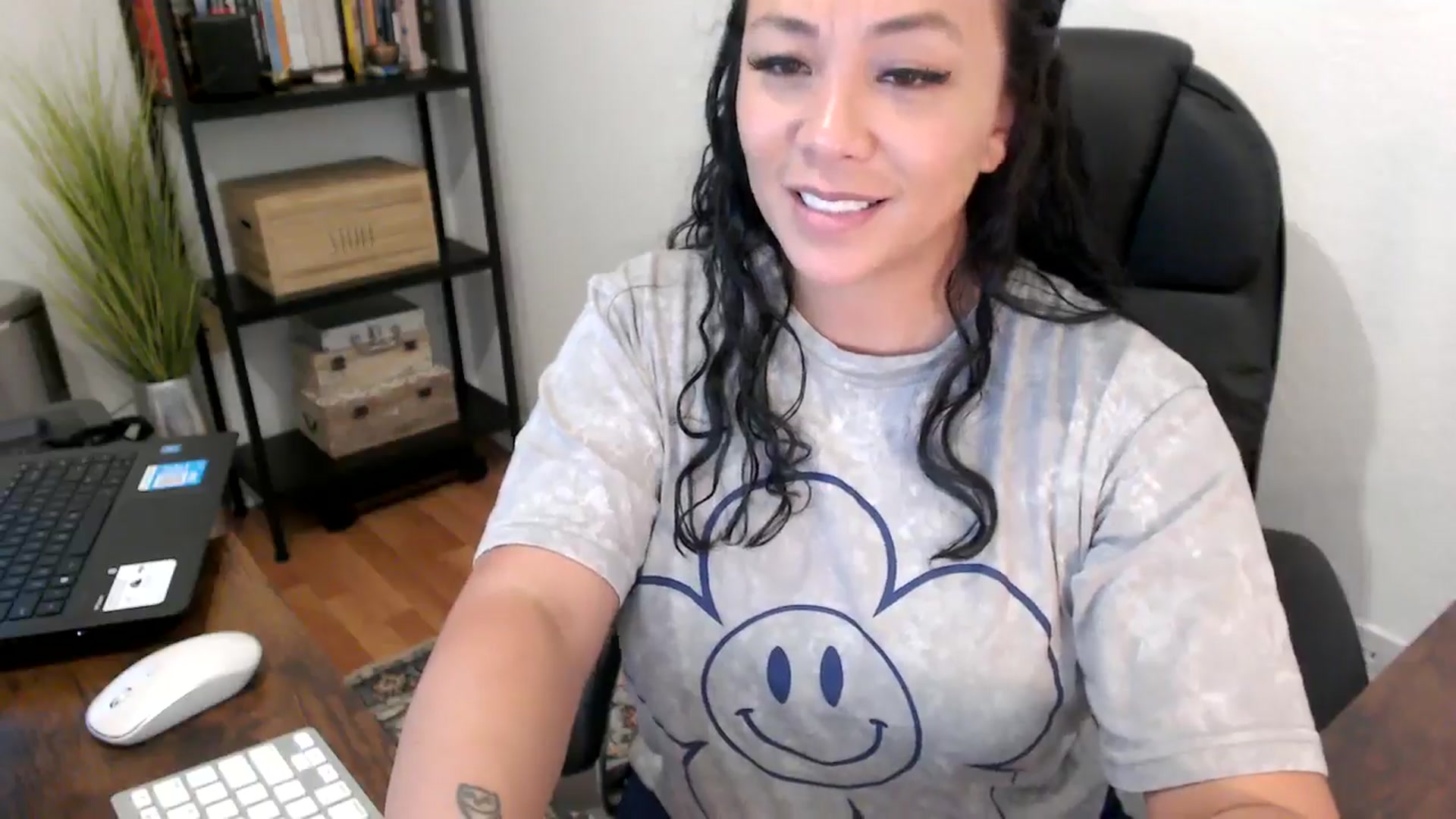 Gallery image thumbnail from MickaylaMoon's myfreecams stream on, 08/16/2024, 18:10 image 11 of 20