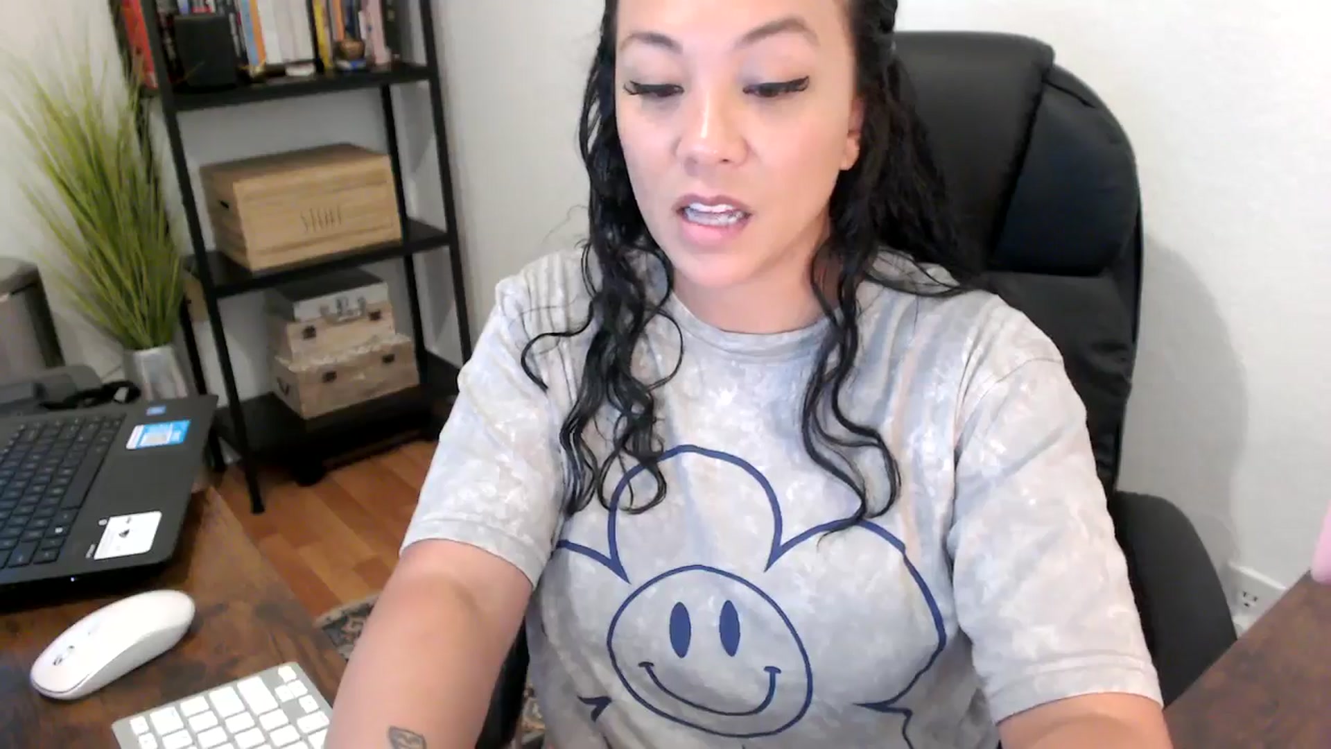 Gallery image thumbnail from MickaylaMoon's myfreecams stream on, 08/16/2024, 18:10 image 6 of 20