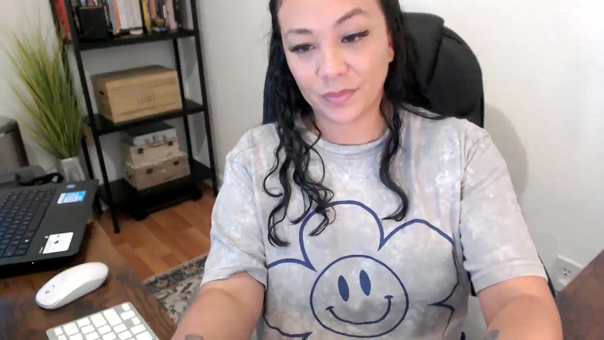 Gallery image thumbnail from MickaylaMoon's myfreecams stream on, 08/16/2024, 18:10 image 10 of 20