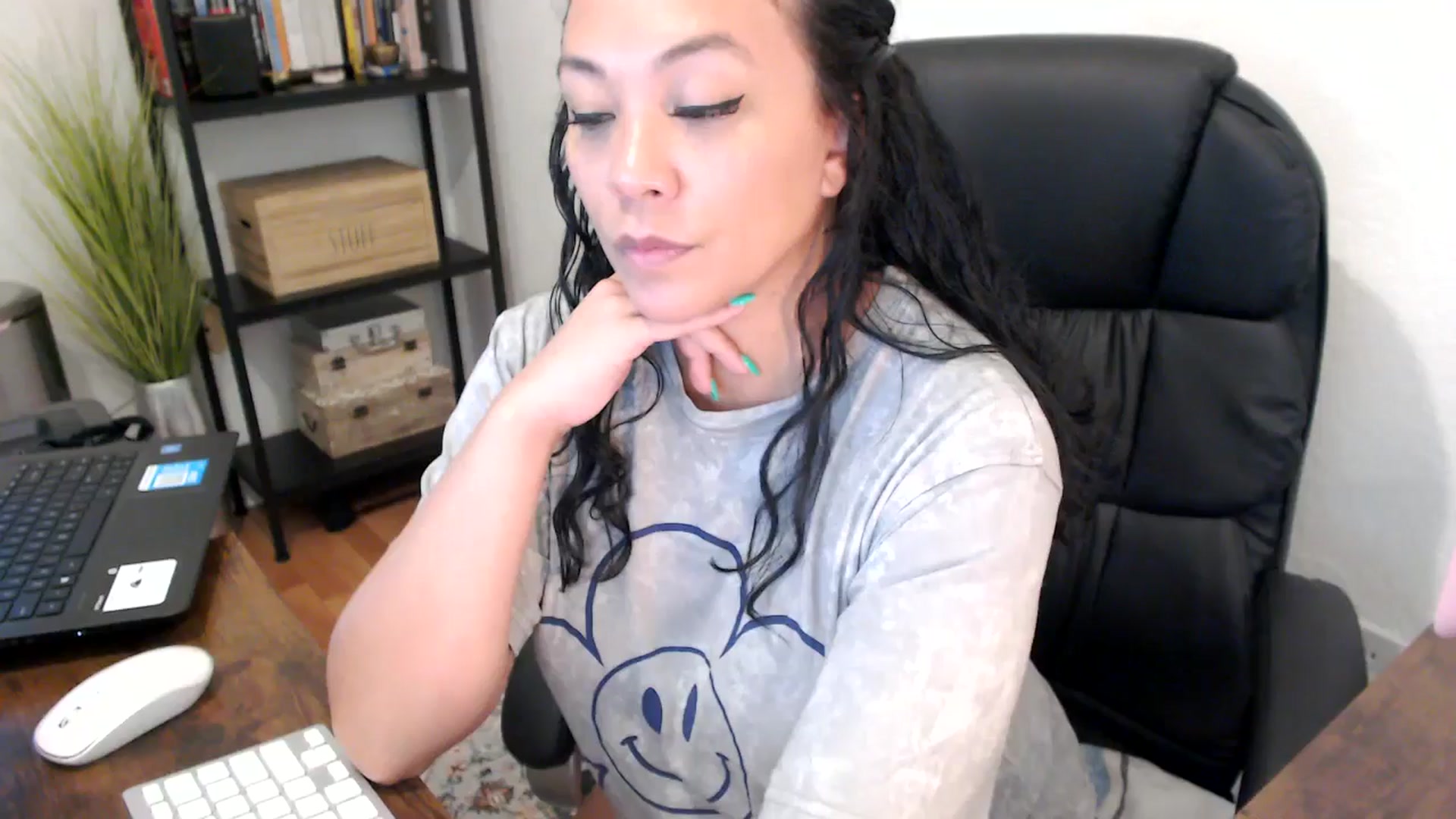 Gallery image thumbnail from MickaylaMoon's myfreecams stream on, 08/16/2024, 18:10 image 4 of 20
