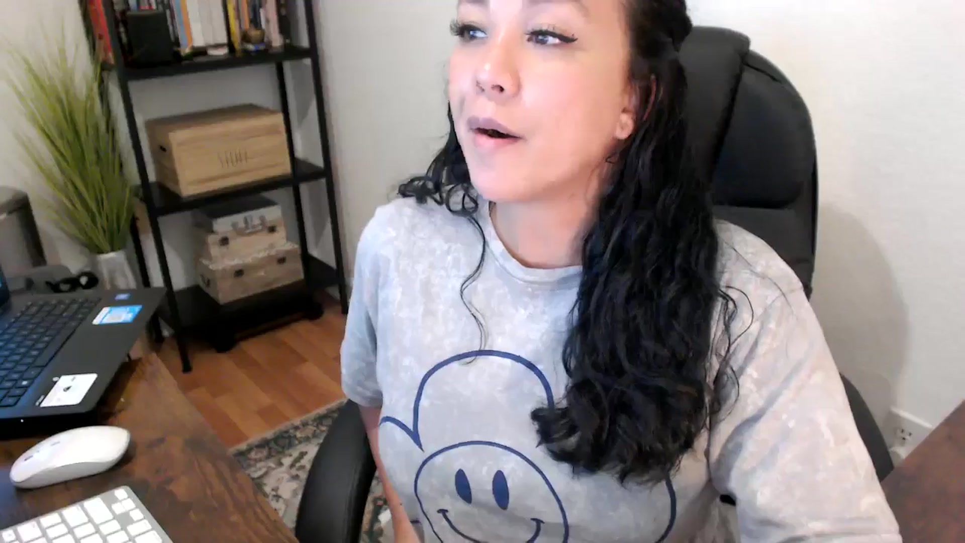 Gallery image thumbnail from MickaylaMoon's myfreecams stream on, 08/16/2024, 21:06 image 15 of 20