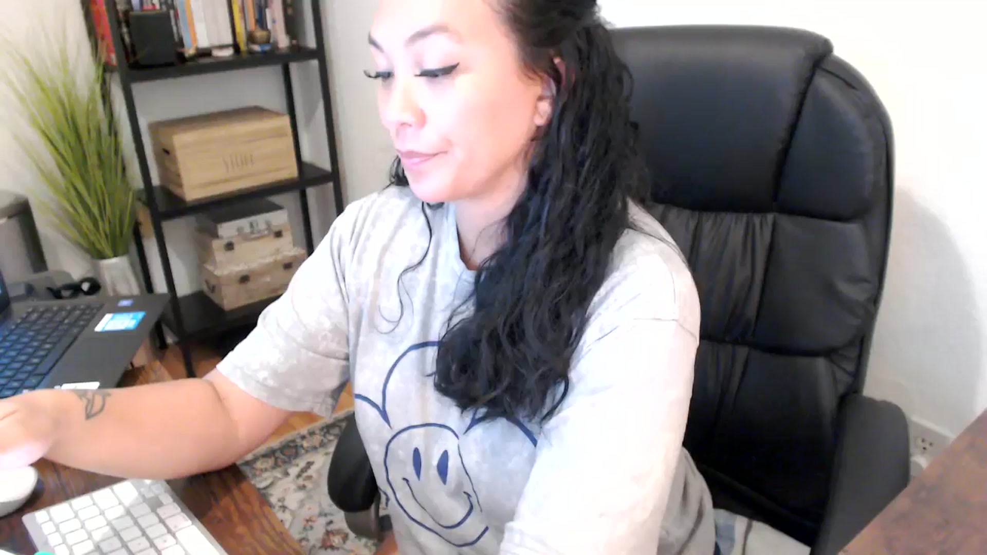 Gallery image thumbnail from MickaylaMoon's myfreecams stream on, 08/16/2024, 21:06 image 1 of 20