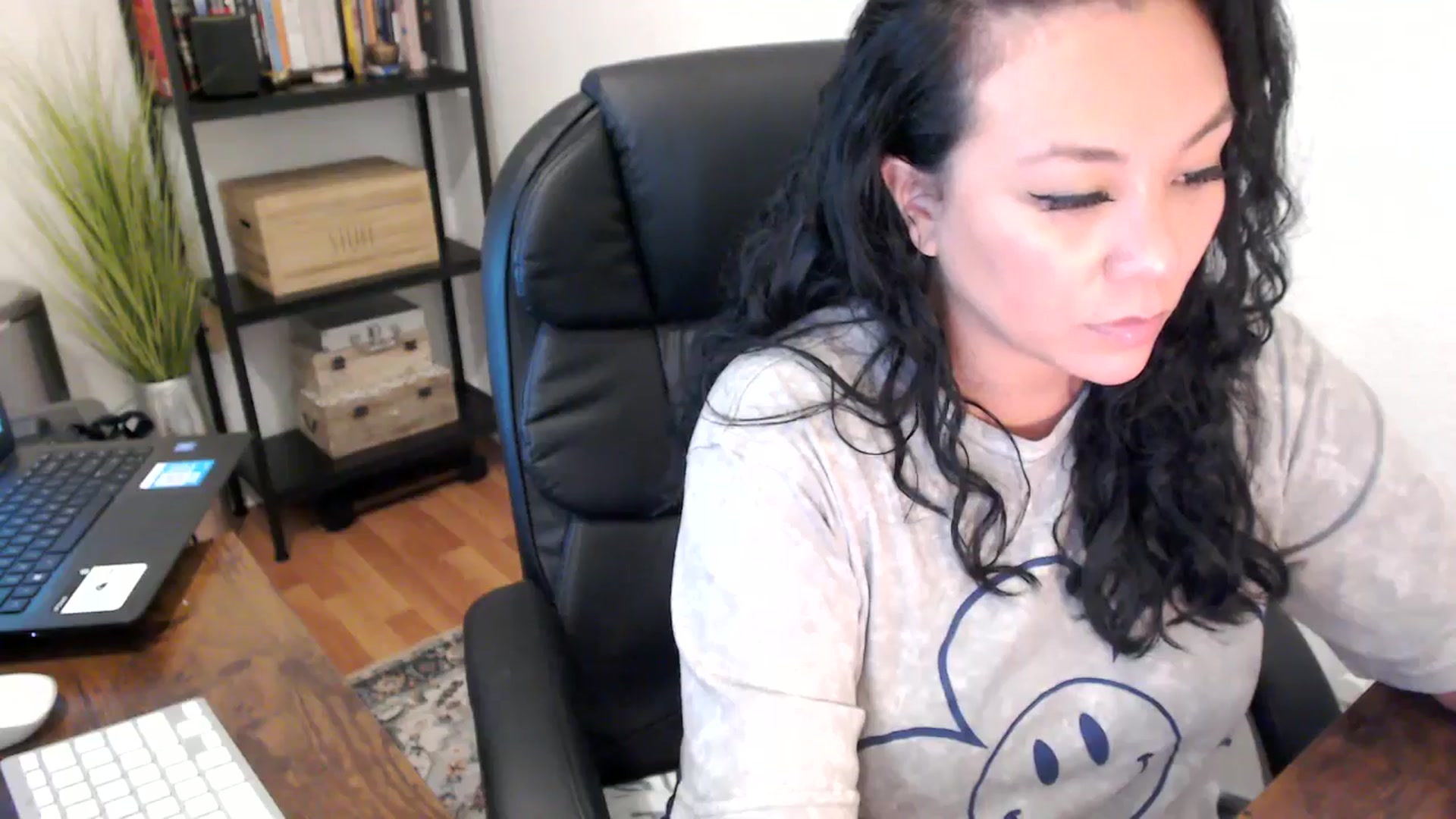 Gallery image thumbnail from MickaylaMoon's myfreecams stream on, 08/16/2024, 22:10 image 19 of 20