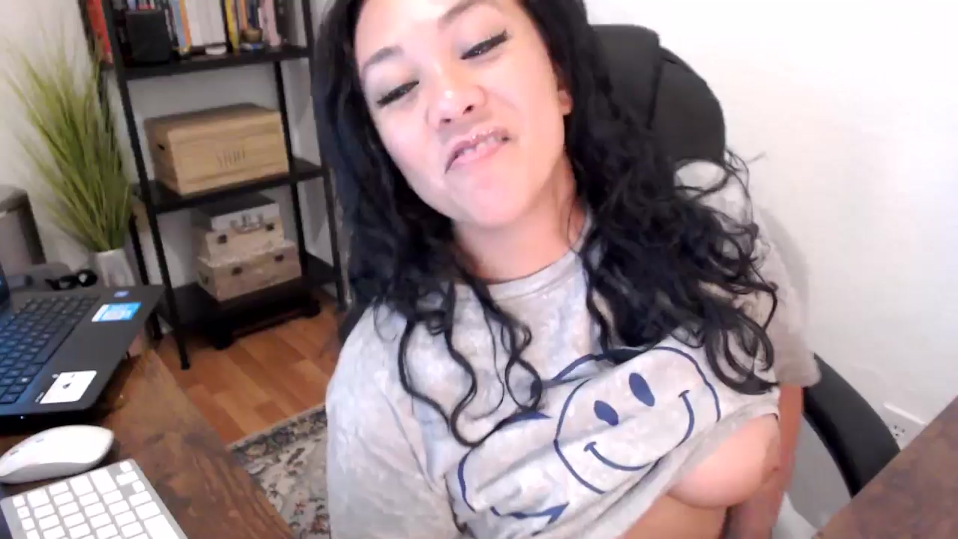 Gallery image thumbnail from MickaylaMoon's myfreecams stream on, 08/16/2024, 22:10 image 10 of 20