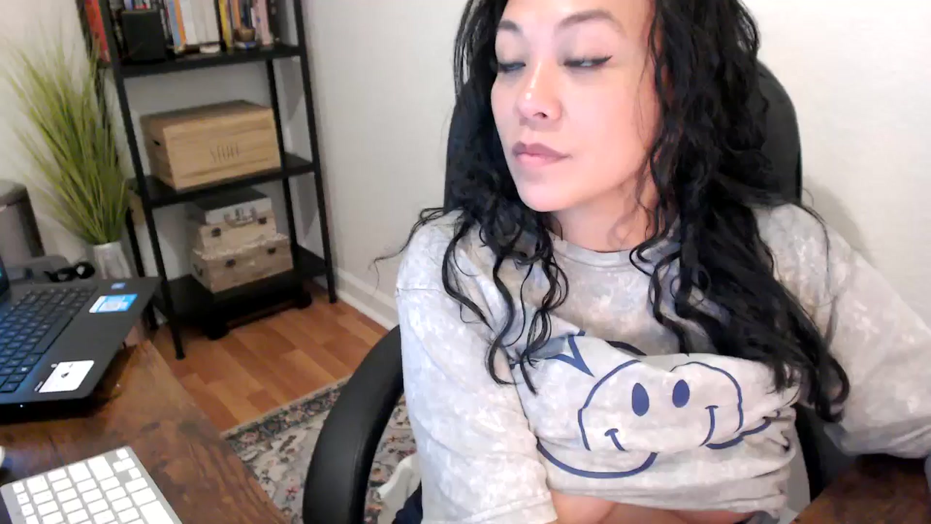 Gallery image thumbnail from MickaylaMoon's myfreecams stream on, 08/16/2024, 22:10 image 8 of 20