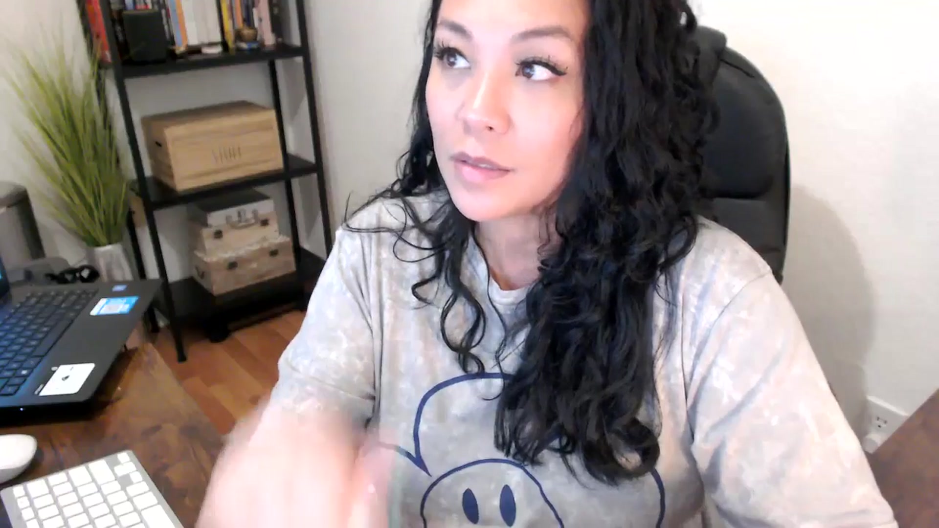 Gallery image thumbnail from MickaylaMoon's myfreecams stream on, 08/16/2024, 22:10 image 20 of 20