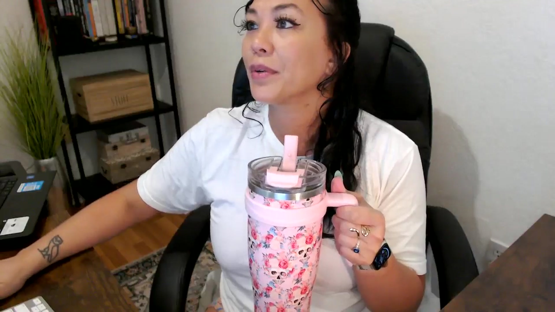 Gallery image thumbnail from MickaylaMoon's myfreecams stream on, 08/20/2024, 14:34 image 4 of 20