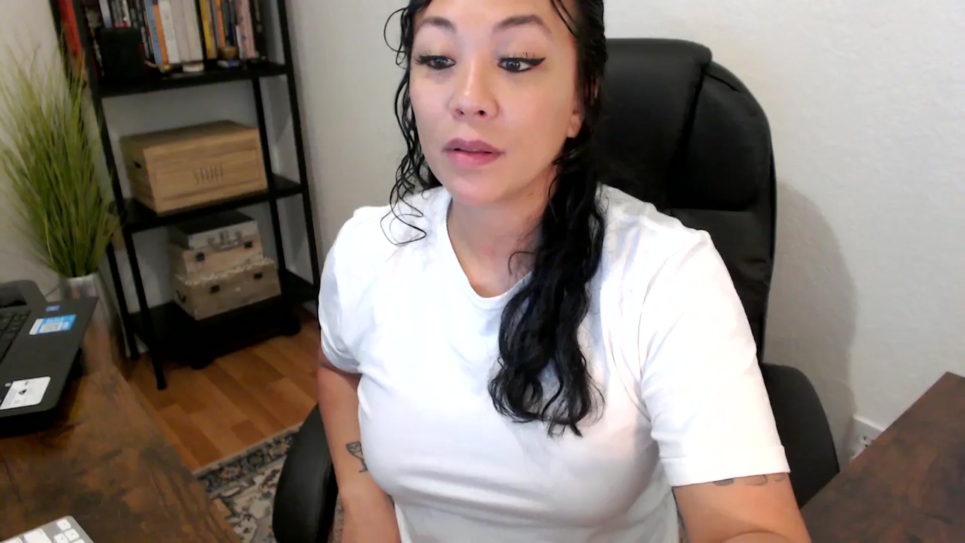 Gallery image thumbnail from MickaylaMoon's myfreecams stream on, 08/20/2024, 14:34 image 8 of 20