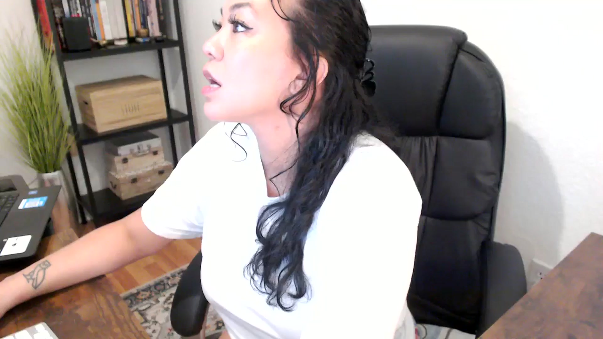 Gallery image thumbnail from MickaylaMoon's myfreecams stream on, 08/20/2024, 14:34 image 13 of 20