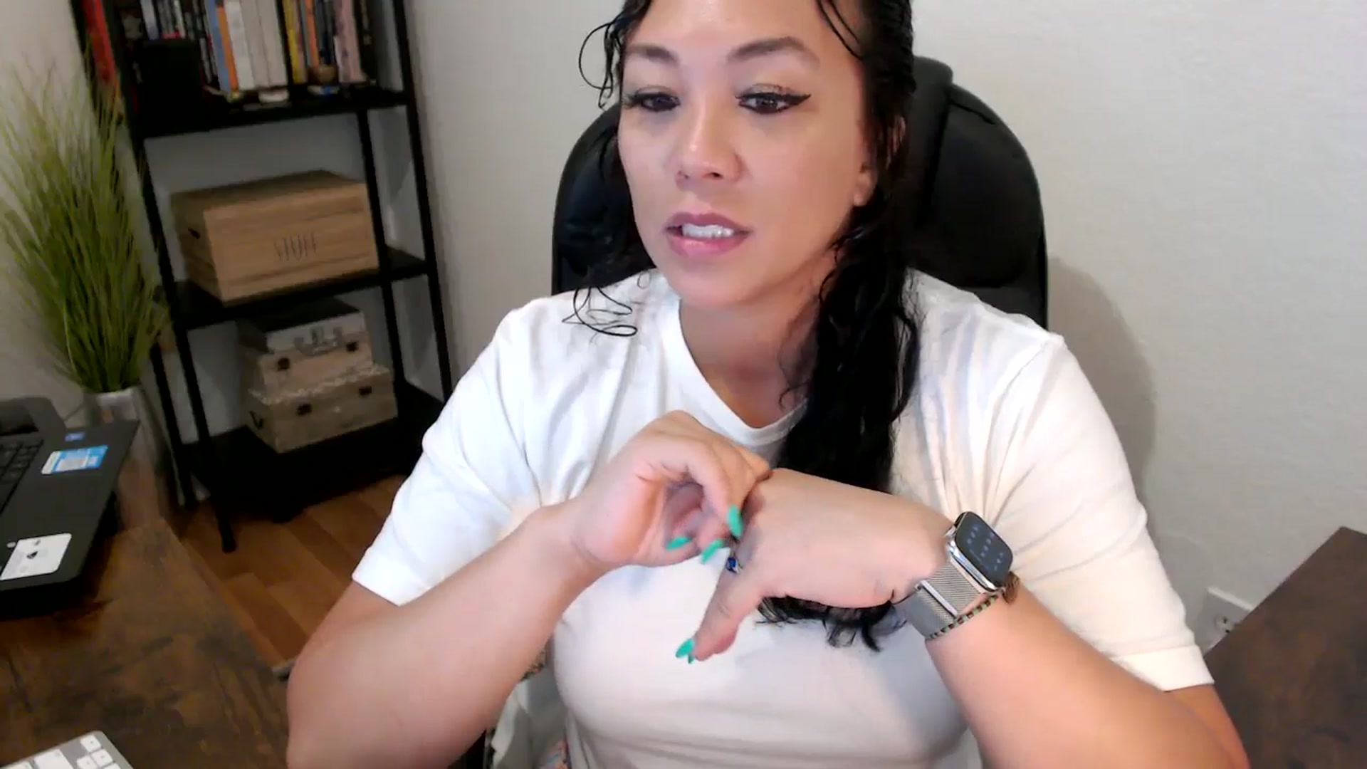 Gallery image thumbnail from MickaylaMoon's myfreecams stream on, 08/20/2024, 14:34 image 6 of 20