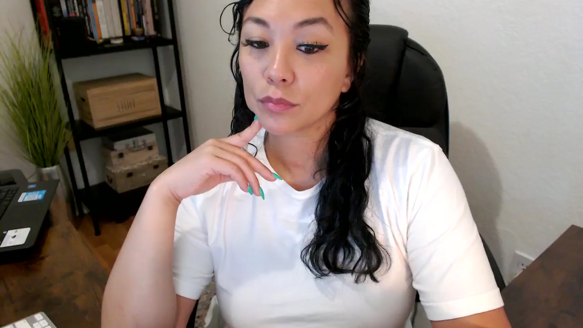 Gallery image thumbnail from MickaylaMoon's myfreecams stream on, 08/20/2024, 14:34 image 5 of 20