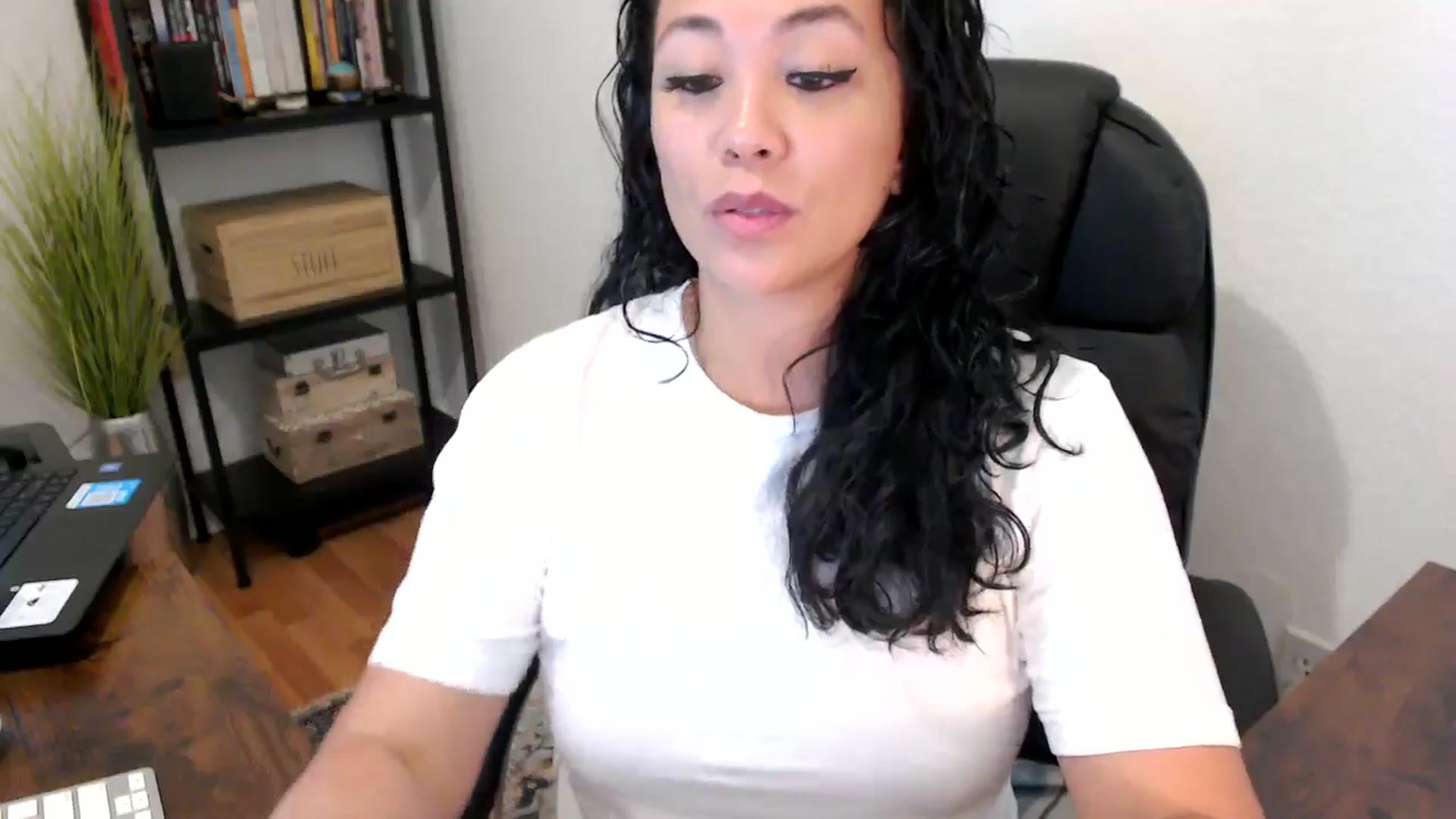 Gallery image thumbnail from MickaylaMoon's myfreecams stream on, 08/20/2024, 15:35 image 19 of 20