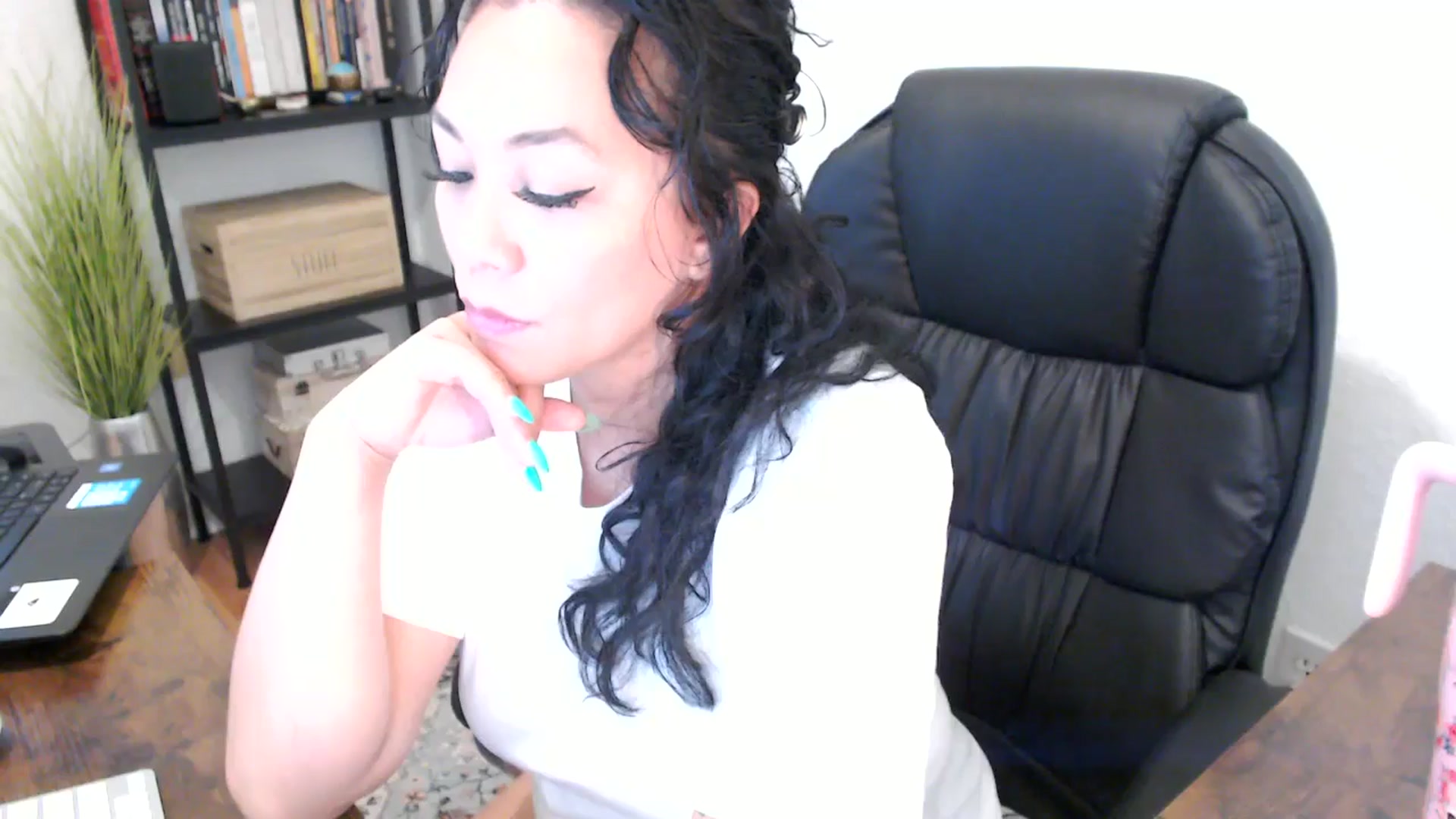 Gallery image thumbnail from MickaylaMoon's myfreecams stream on, 08/20/2024, 16:12 image 9 of 20