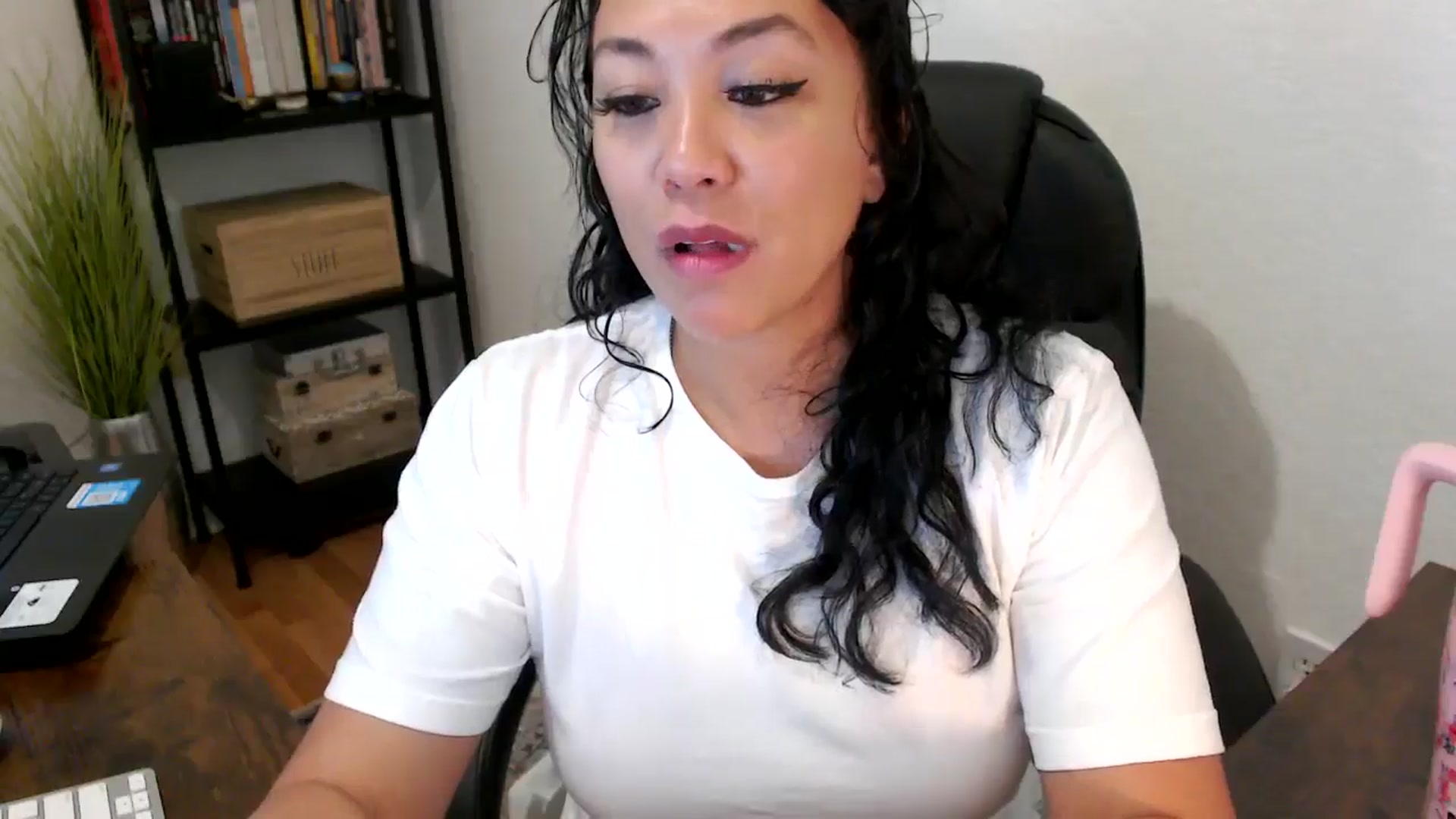 Gallery image thumbnail from MickaylaMoon's myfreecams stream on, 08/20/2024, 16:12 image 4 of 20