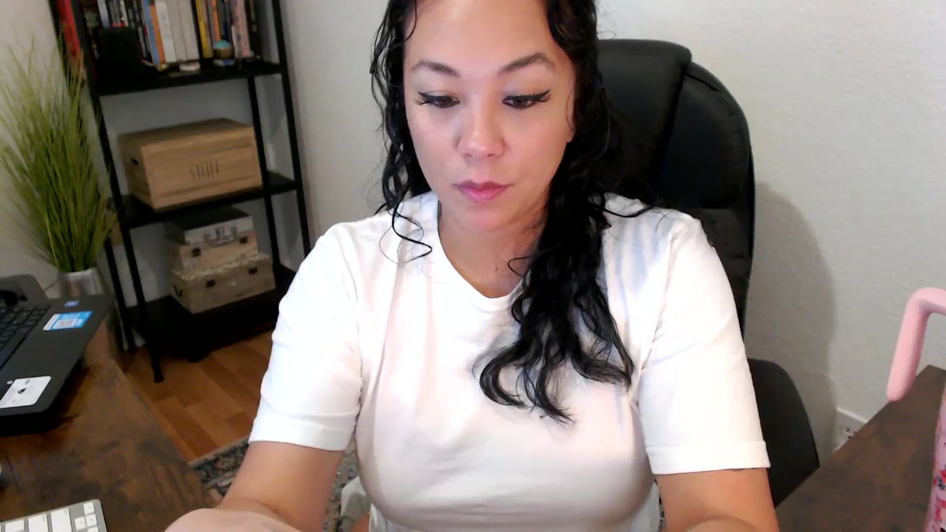 Gallery image thumbnail from MickaylaMoon's myfreecams stream on, 08/20/2024, 16:12 image 15 of 20
