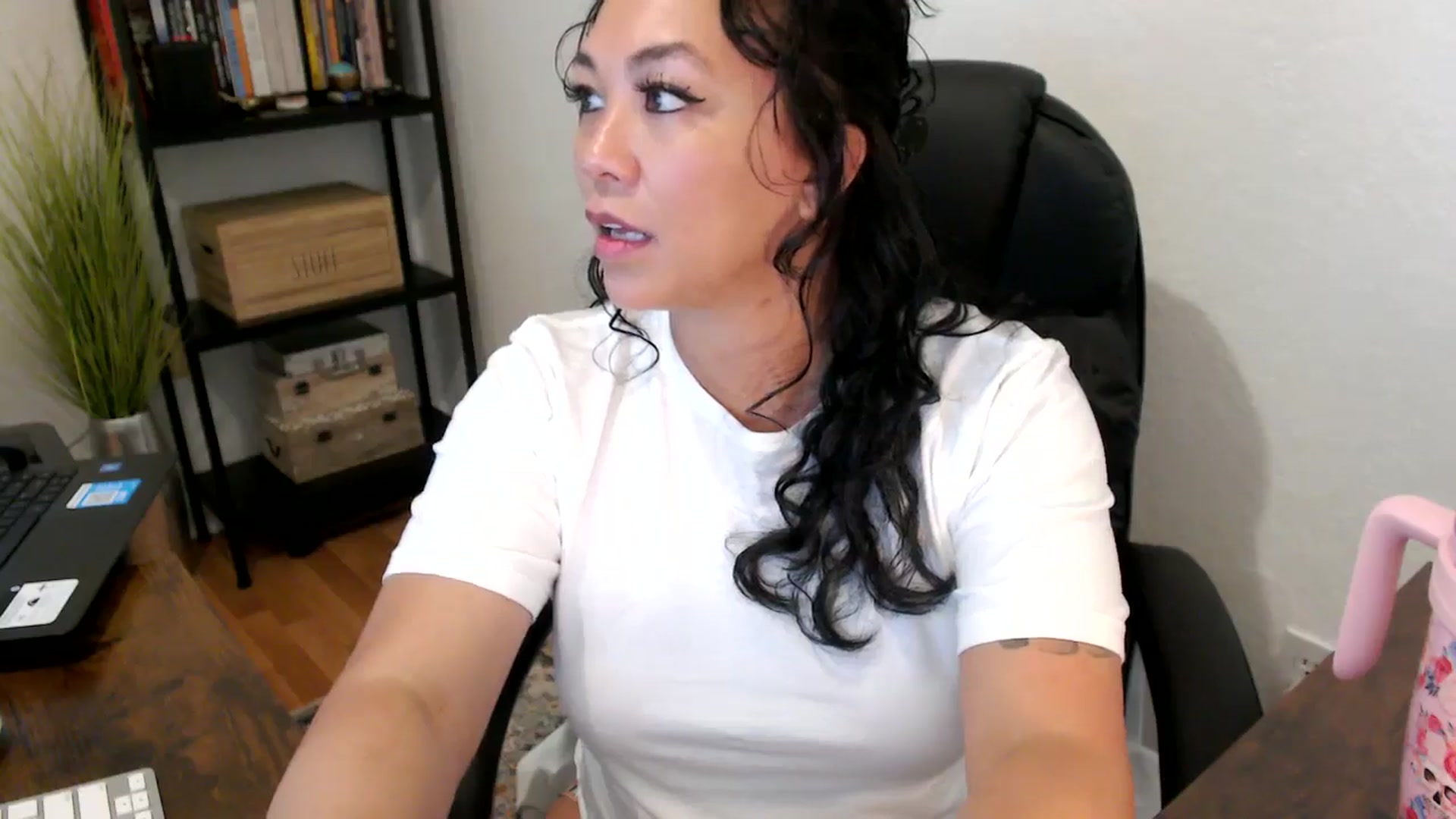 Gallery image thumbnail from MickaylaMoon's myfreecams stream on, 08/20/2024, 16:12 image 20 of 20