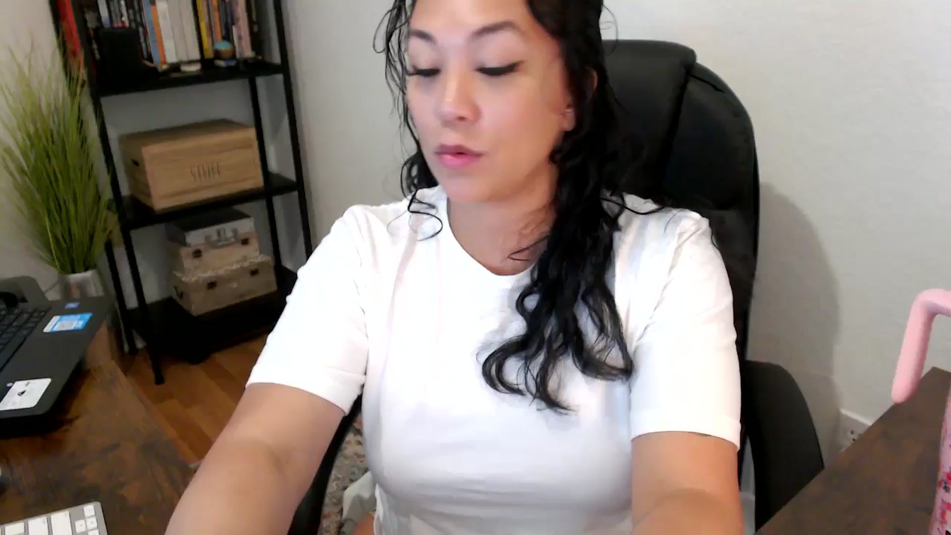 Gallery image thumbnail from MickaylaMoon's myfreecams stream on, 08/20/2024, 16:12 image 13 of 20