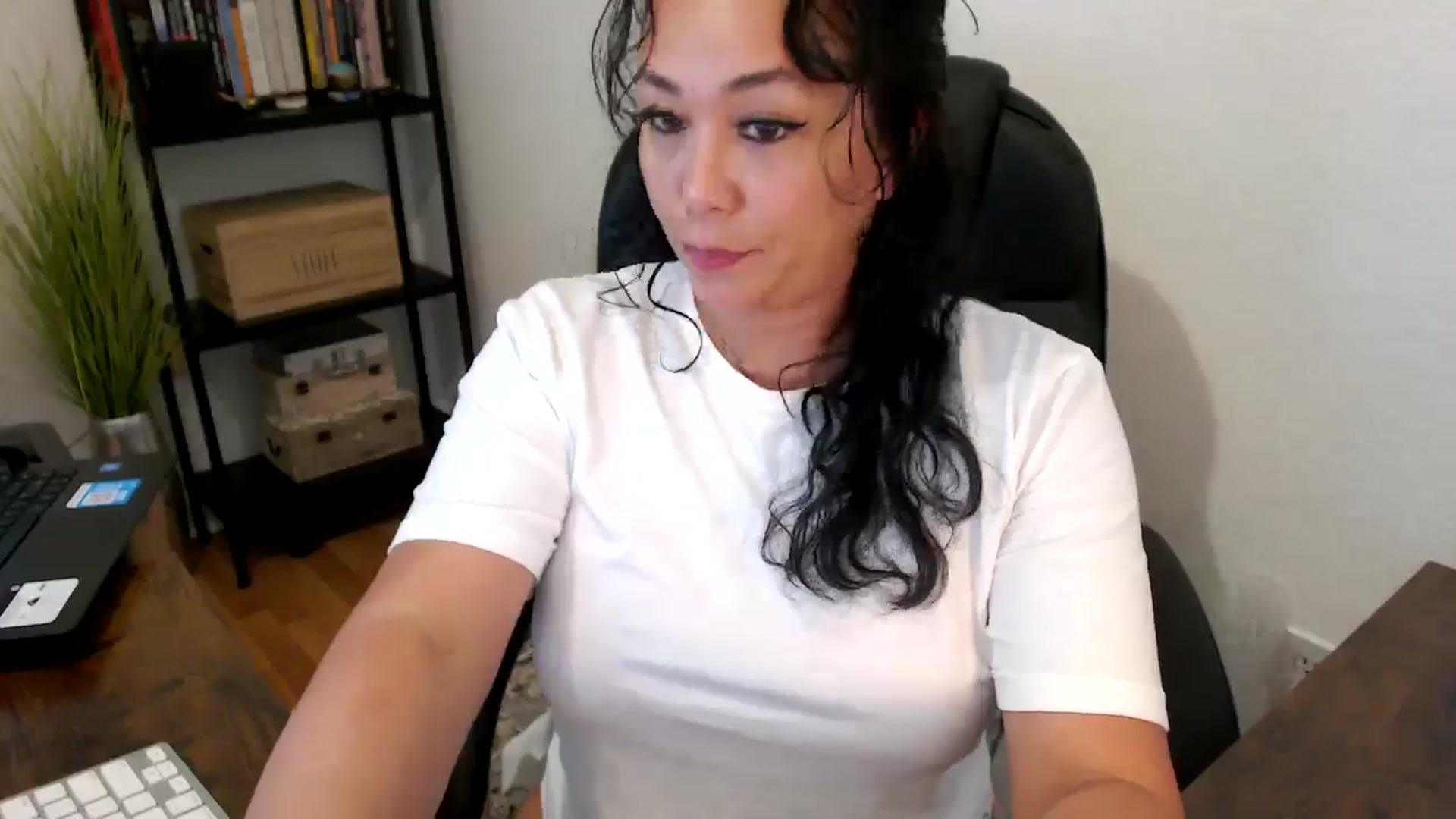 Gallery image thumbnail from MickaylaMoon's myfreecams stream on, 08/20/2024, 17:43 image 14 of 20