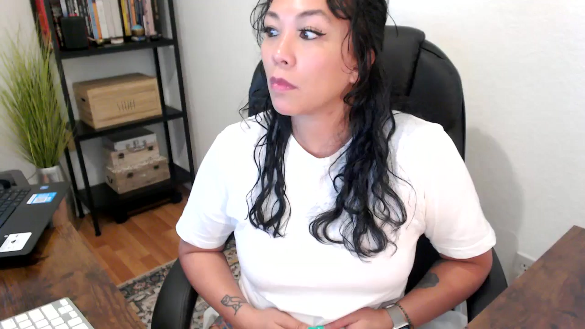 Gallery image thumbnail from MickaylaMoon's myfreecams stream on, 08/20/2024, 17:43 image 1 of 20