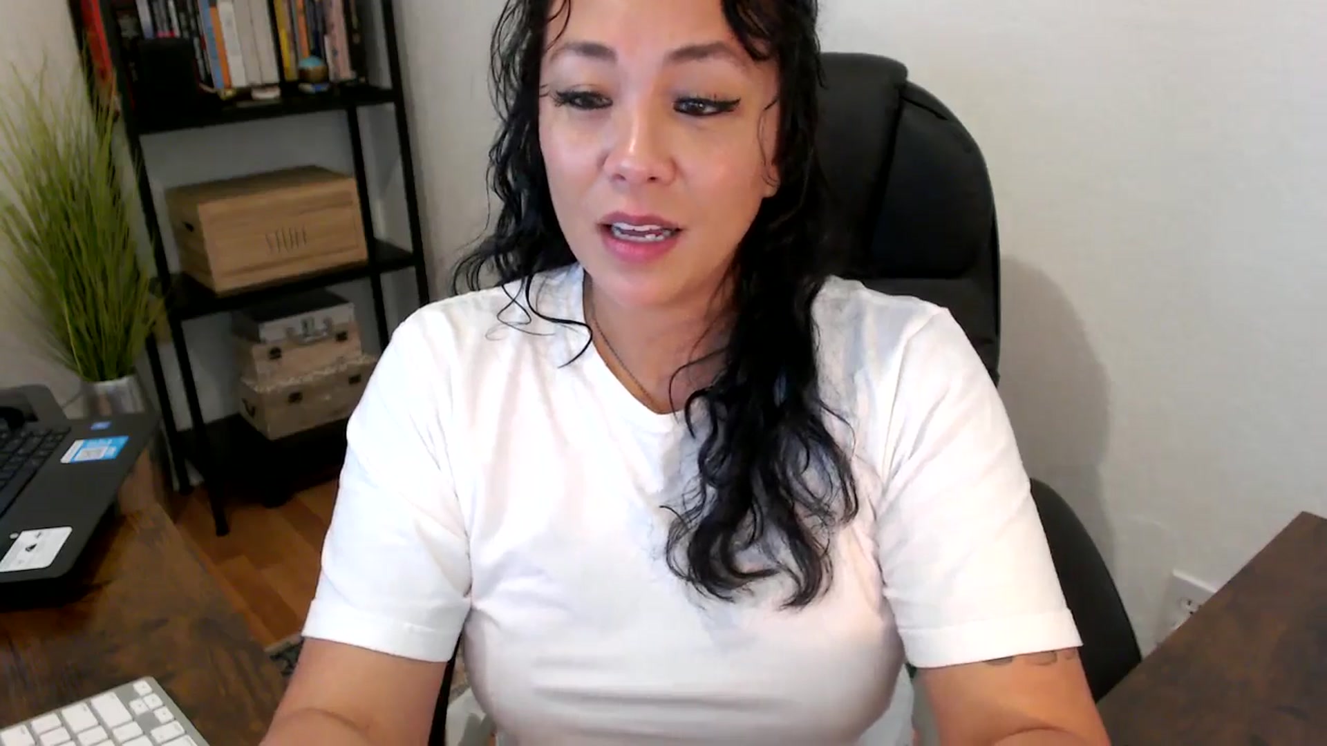 Gallery image thumbnail from MickaylaMoon's myfreecams stream on, 08/20/2024, 17:43 image 16 of 20