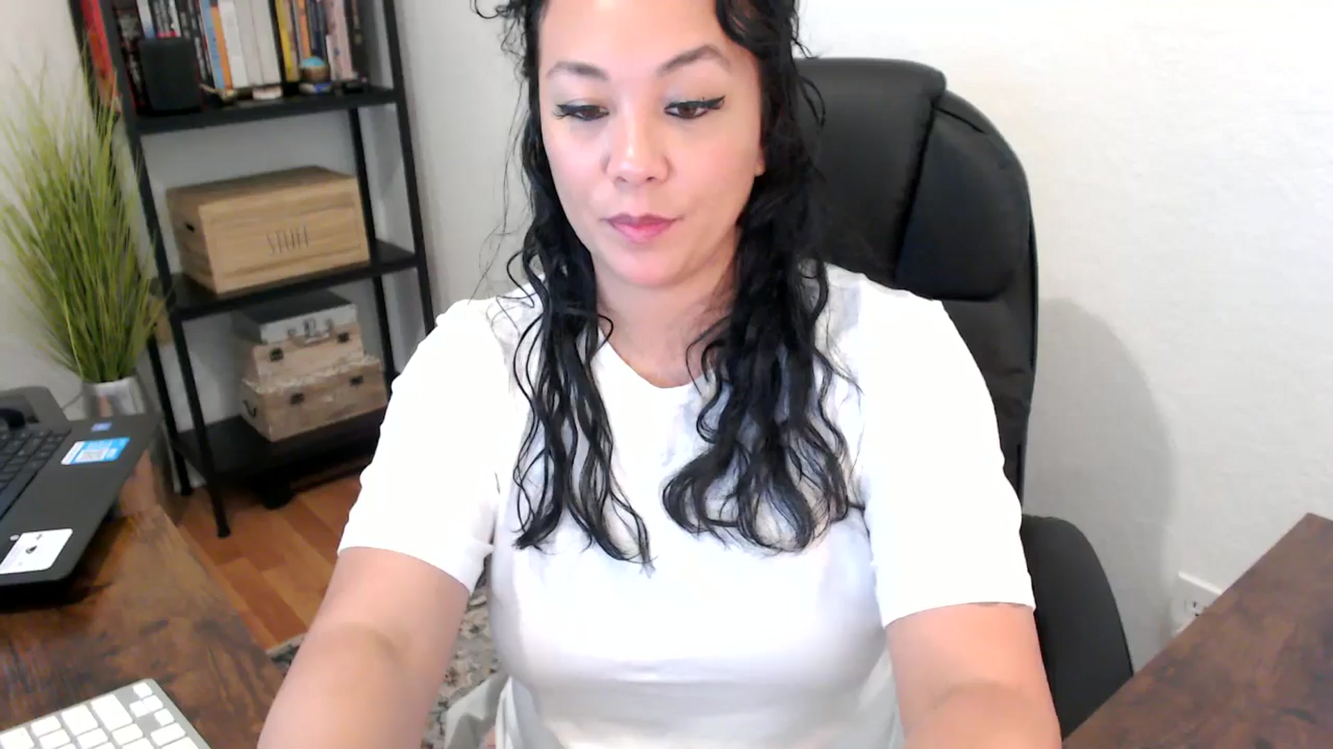 Gallery image thumbnail from MickaylaMoon's myfreecams stream on, 08/20/2024, 18:07 image 5 of 20