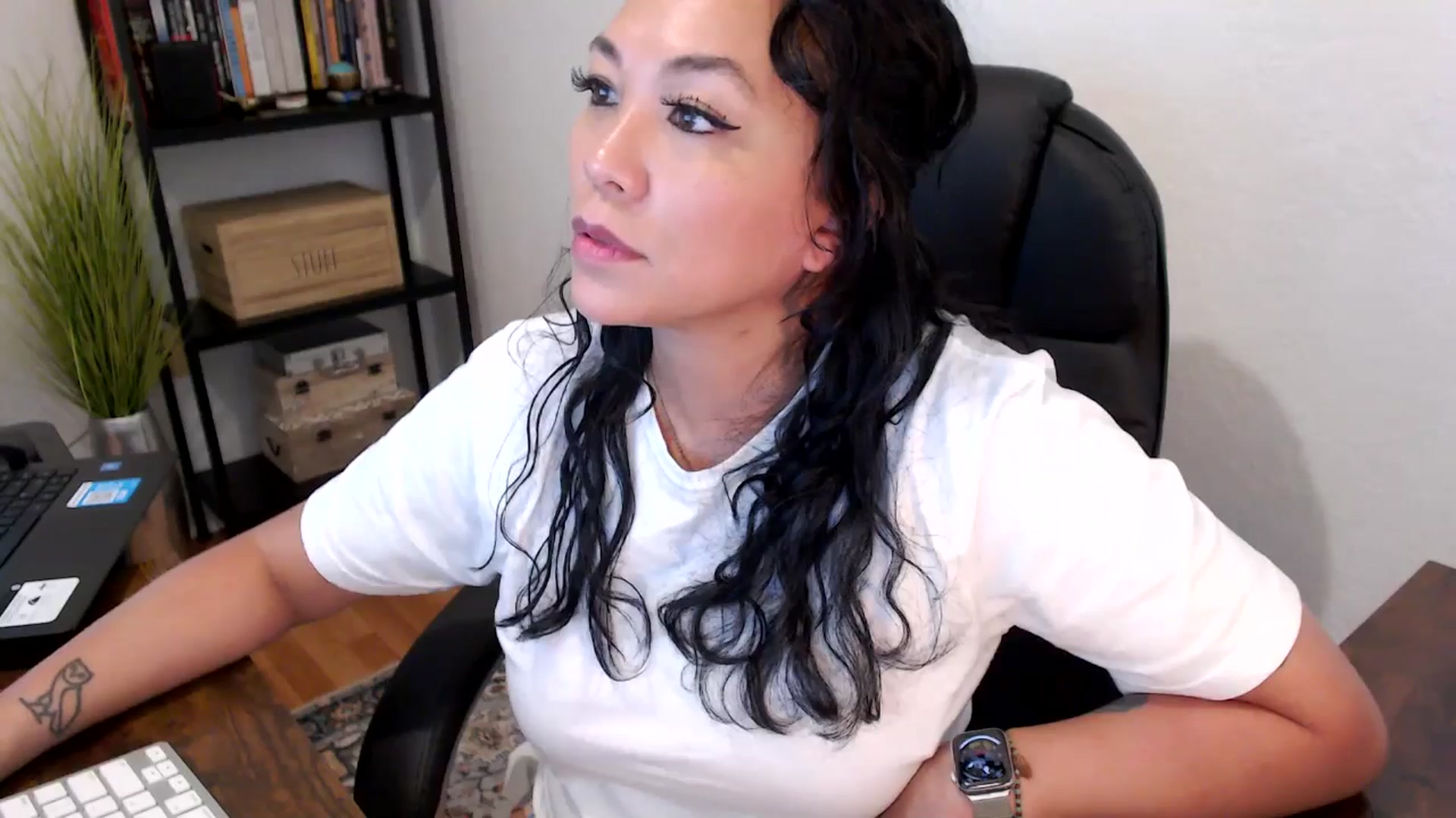 Gallery image thumbnail from MickaylaMoon's myfreecams stream on, 08/20/2024, 18:07 image 9 of 20