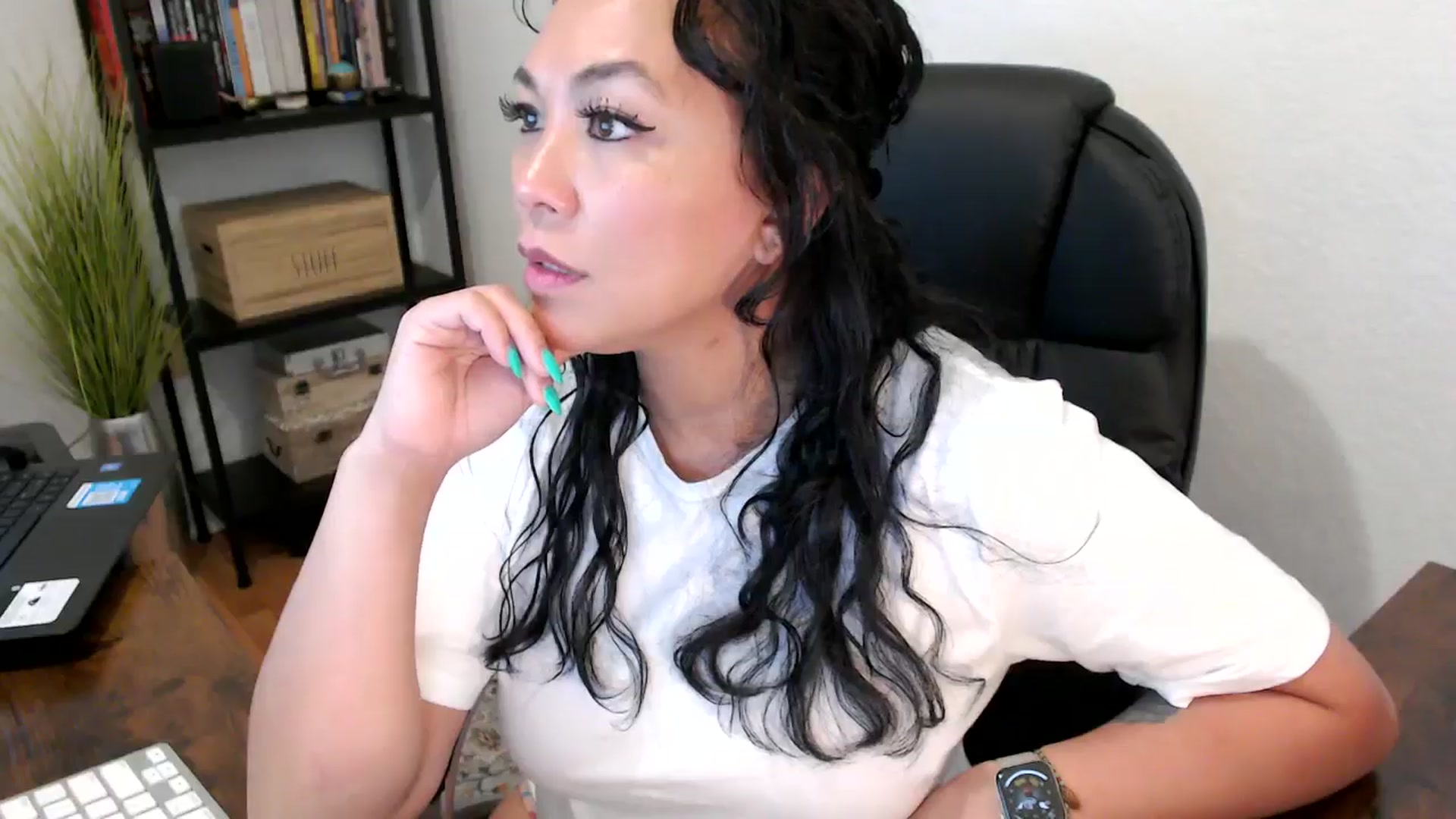 Gallery image thumbnail from MickaylaMoon's myfreecams stream on, 08/20/2024, 18:07 image 2 of 20