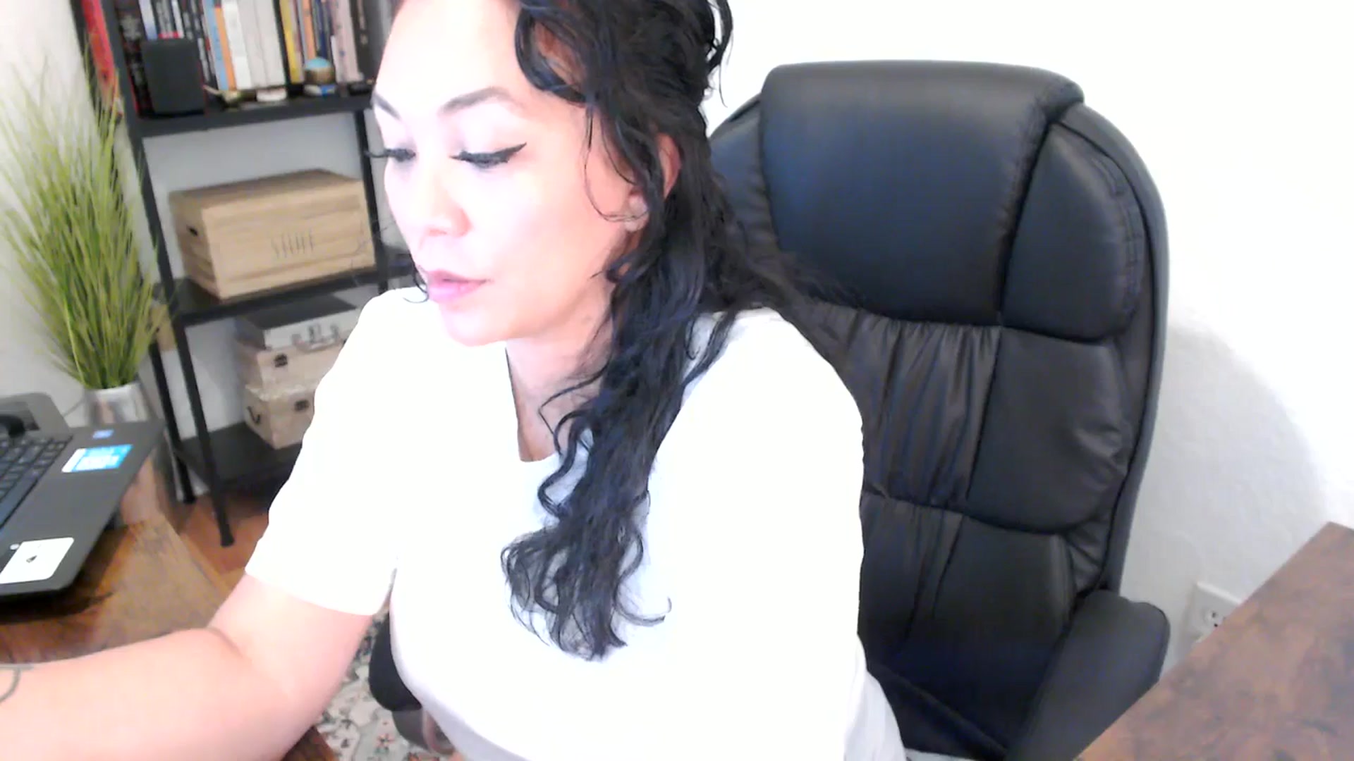 Gallery image thumbnail from MickaylaMoon's myfreecams stream on, 08/20/2024, 18:07 image 15 of 20