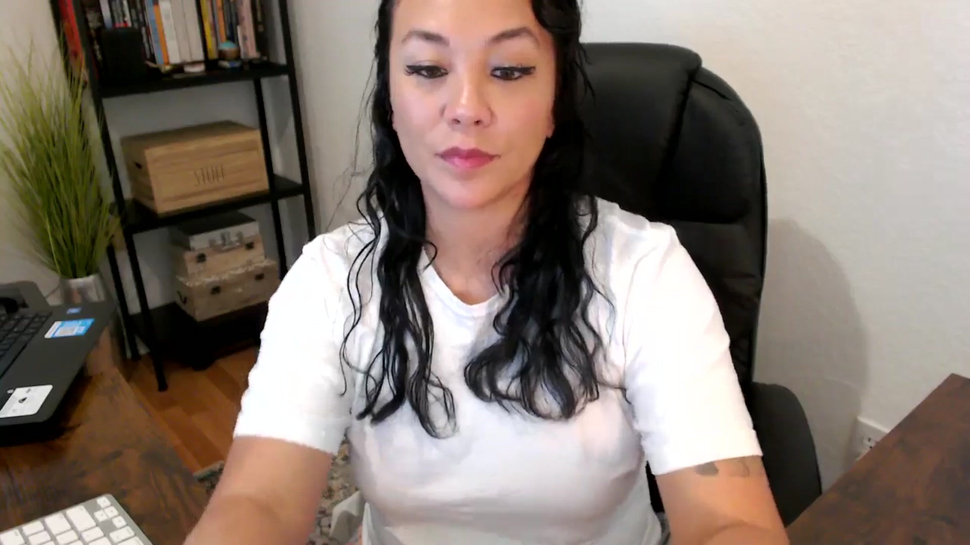 Gallery image thumbnail from MickaylaMoon's myfreecams stream on, 08/20/2024, 18:07 image 13 of 20