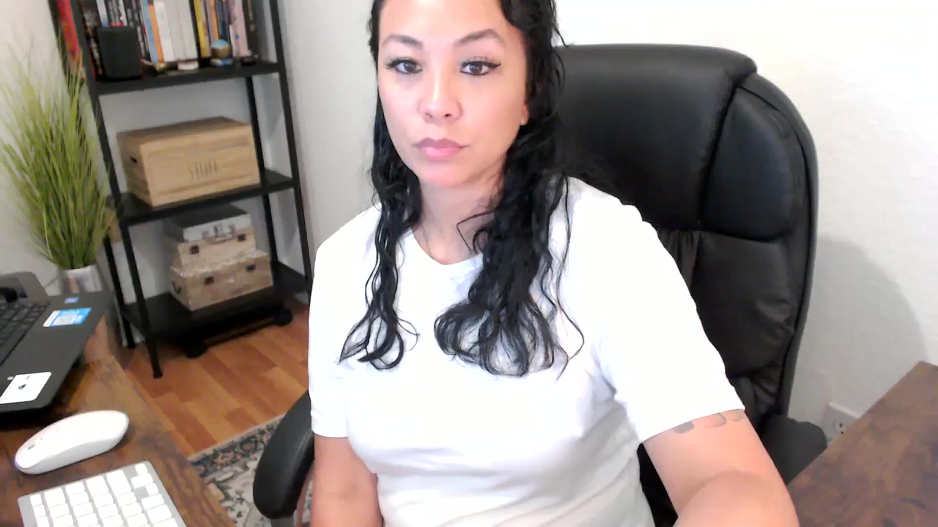 Gallery image thumbnail from MickaylaMoon's myfreecams stream on, 08/20/2024, 18:56 image 13 of 20