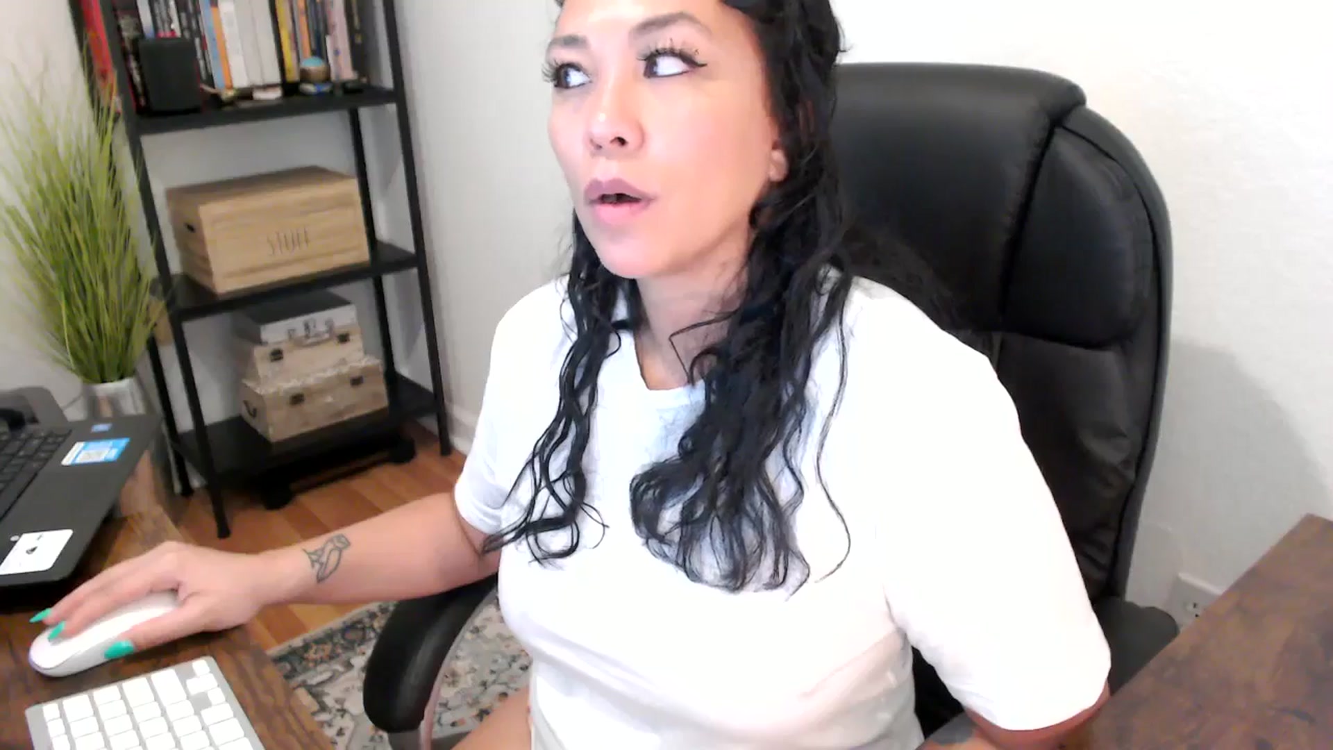 Gallery image thumbnail from MickaylaMoon's myfreecams stream on, 08/20/2024, 18:56 image 12 of 20