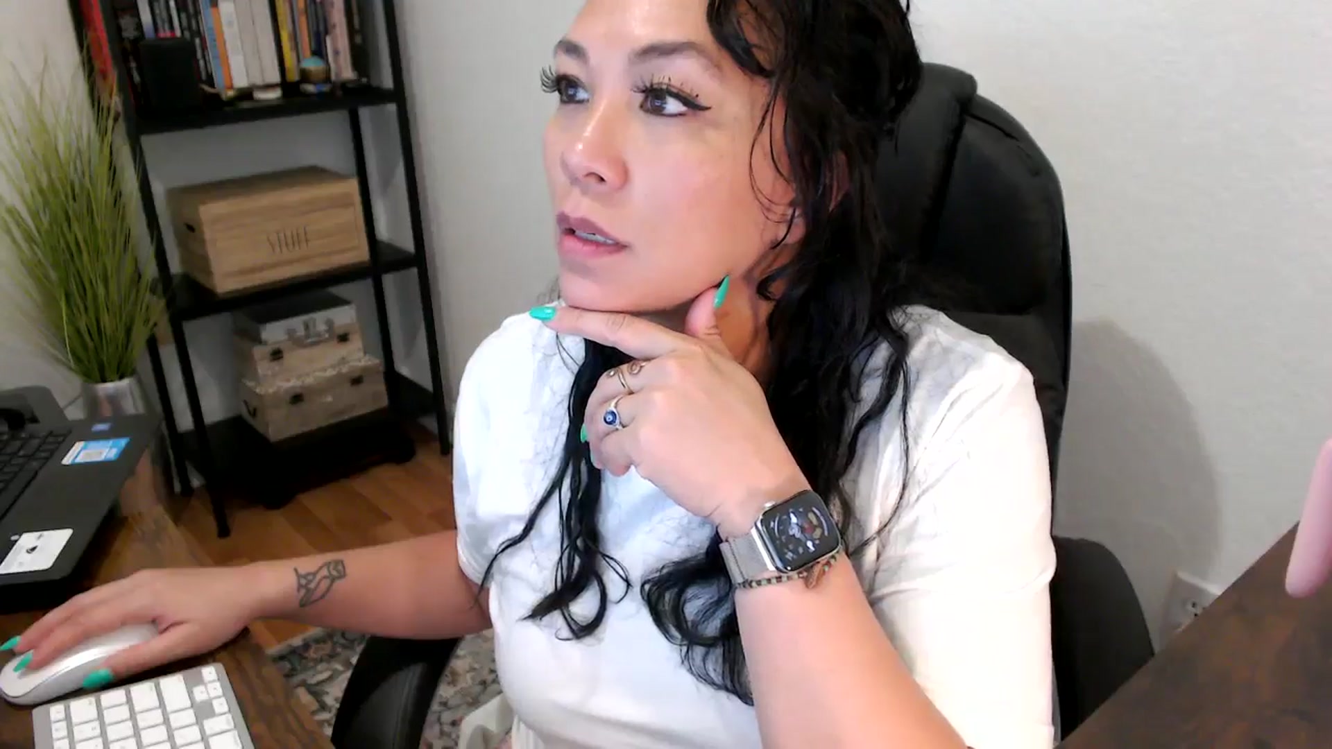 Gallery image thumbnail from MickaylaMoon's myfreecams stream on, 08/20/2024, 18:56 image 3 of 20