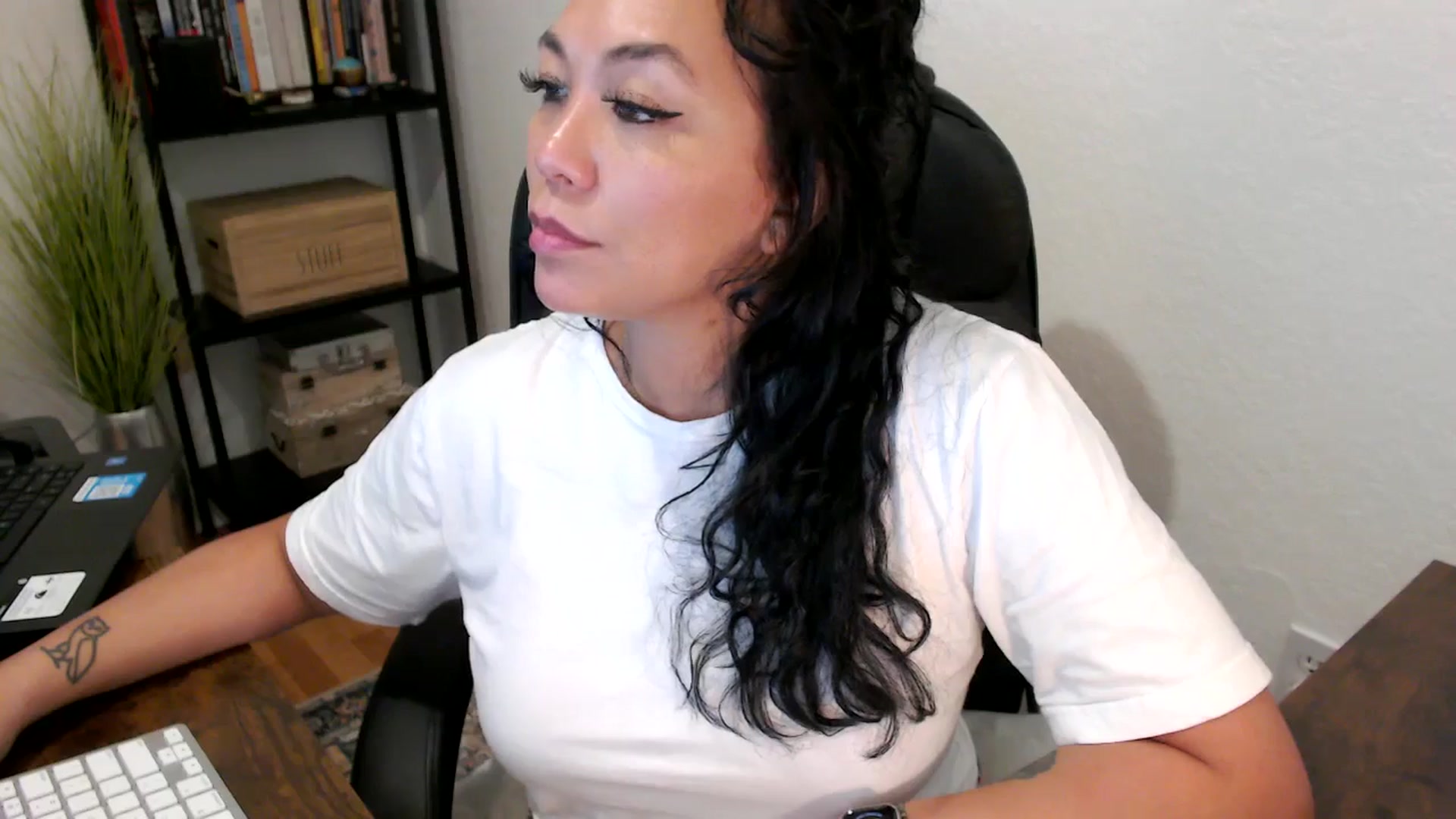 Gallery image thumbnail from MickaylaMoon's myfreecams stream on, 08/20/2024, 20:23 image 20 of 20