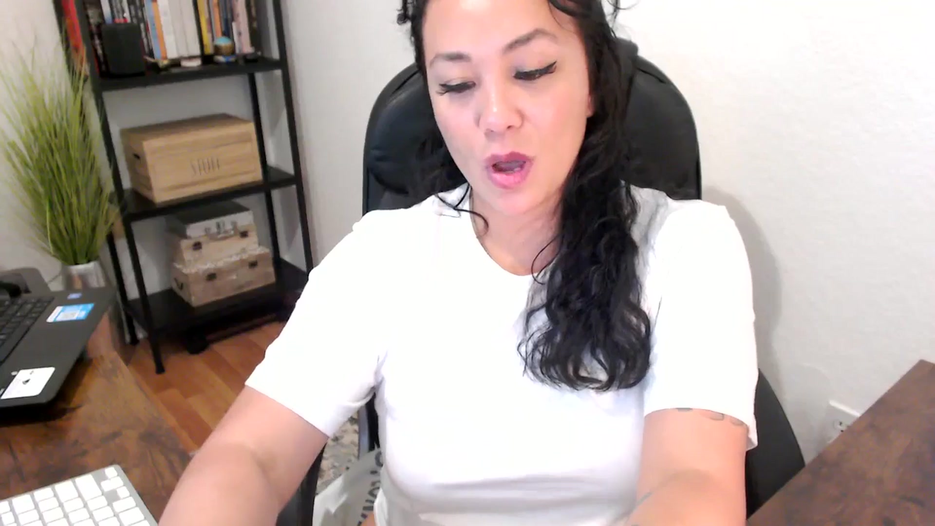 Gallery image thumbnail from MickaylaMoon's myfreecams stream on, 08/20/2024, 20:23 image 15 of 20