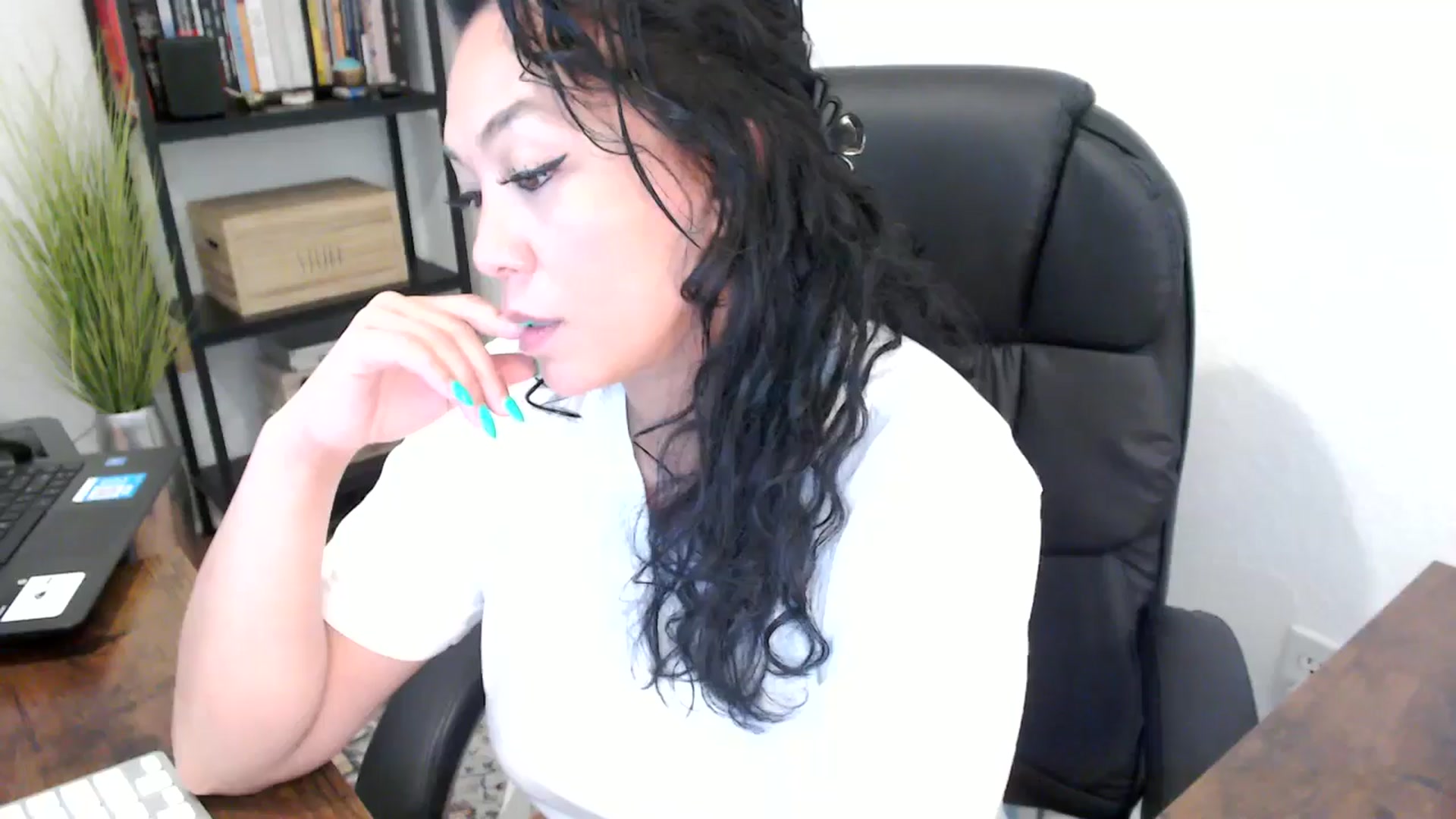 Gallery image thumbnail from MickaylaMoon's myfreecams stream on, 08/20/2024, 21:35 image 11 of 20