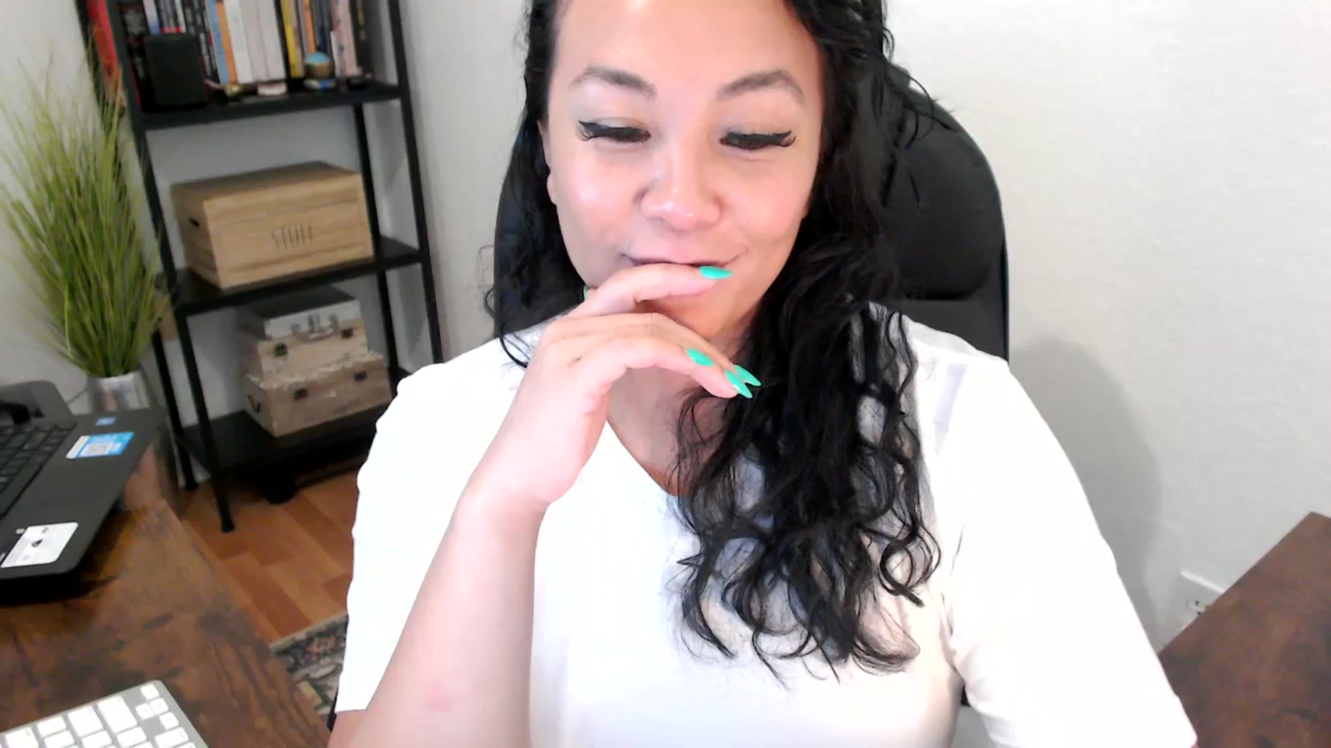 Gallery image thumbnail from MickaylaMoon's myfreecams stream on, 08/20/2024, 21:35 image 6 of 20
