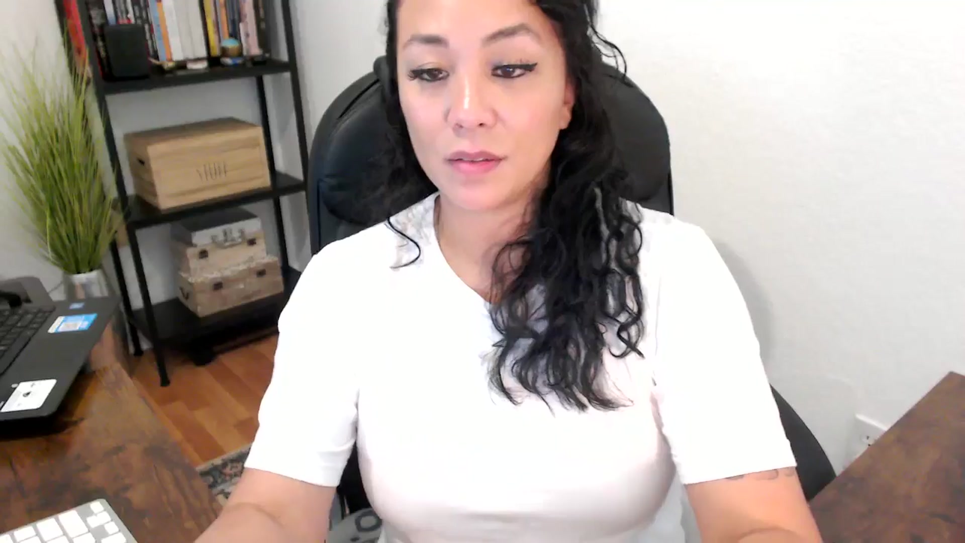Gallery image thumbnail from MickaylaMoon's myfreecams stream on, 08/20/2024, 21:35 image 19 of 20