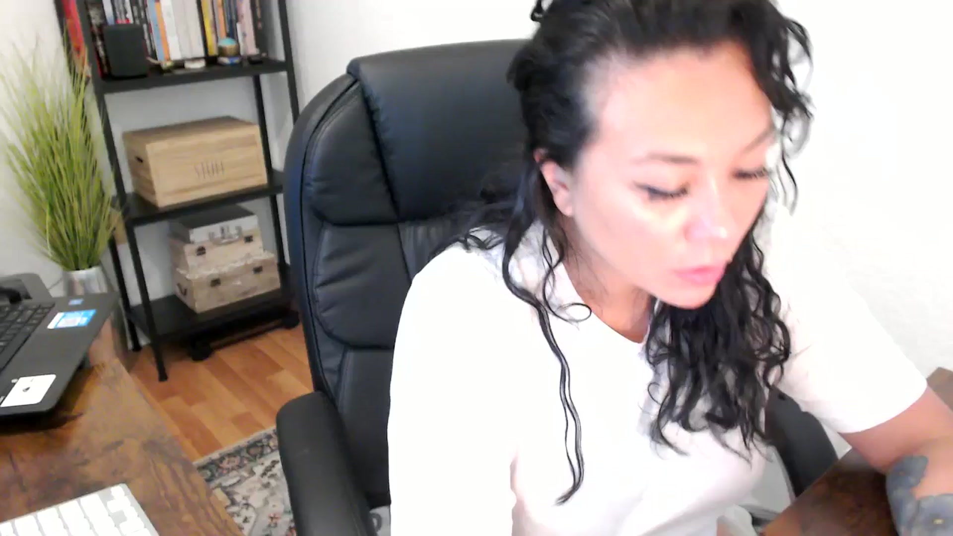 Gallery image thumbnail from MickaylaMoon's myfreecams stream on, 08/20/2024, 21:35 image 1 of 20