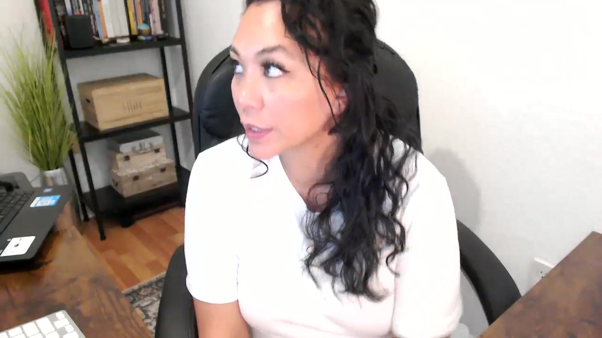 Gallery image thumbnail from MickaylaMoon's myfreecams stream on, 08/20/2024, 21:35 image 20 of 20