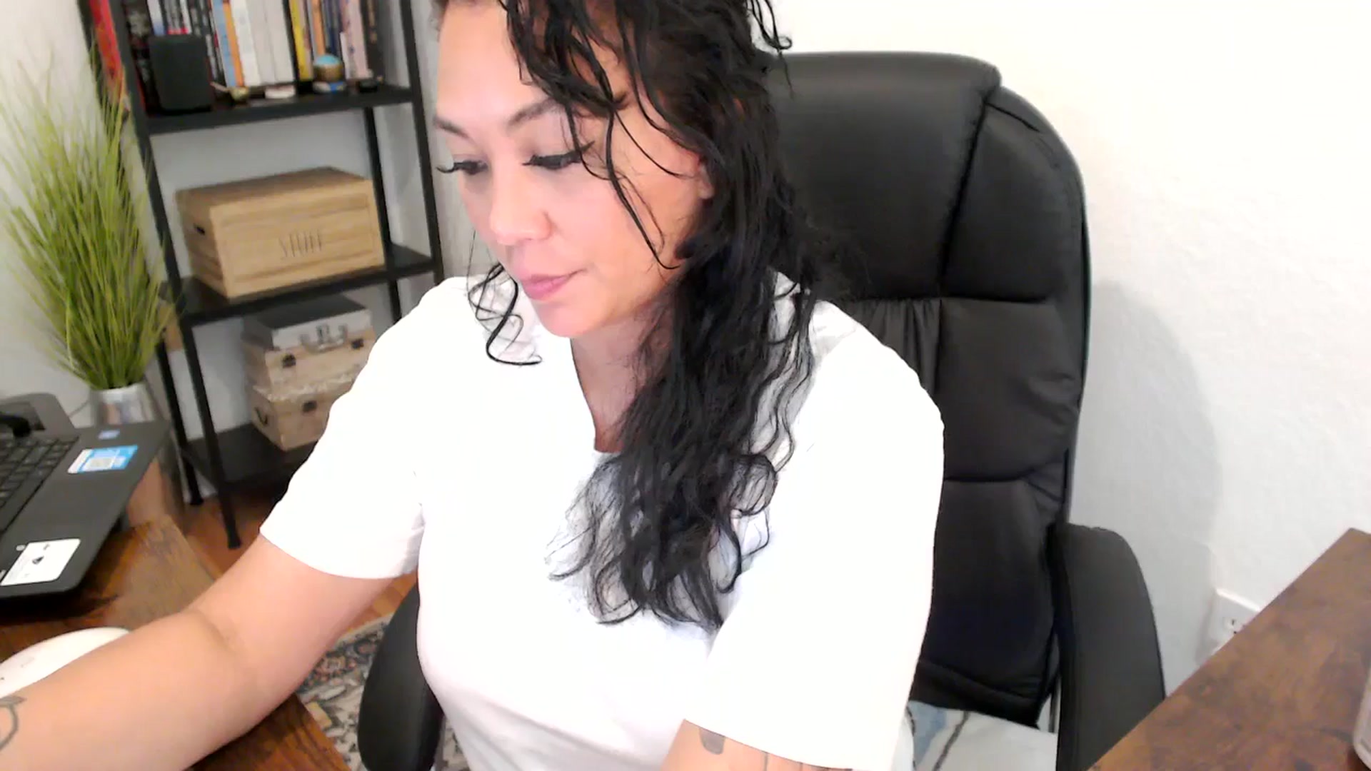 Gallery image thumbnail from MickaylaMoon's myfreecams stream on, 08/20/2024, 22:07 image 13 of 20