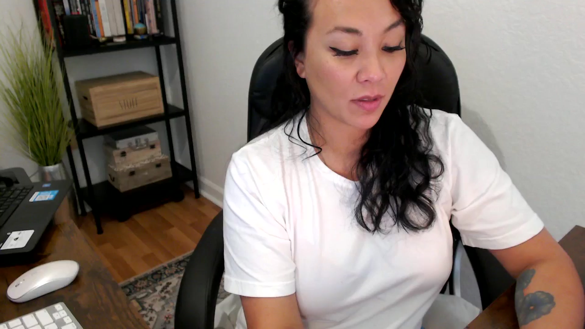 Gallery image thumbnail from MickaylaMoon's myfreecams stream on, 08/20/2024, 22:07 image 1 of 20