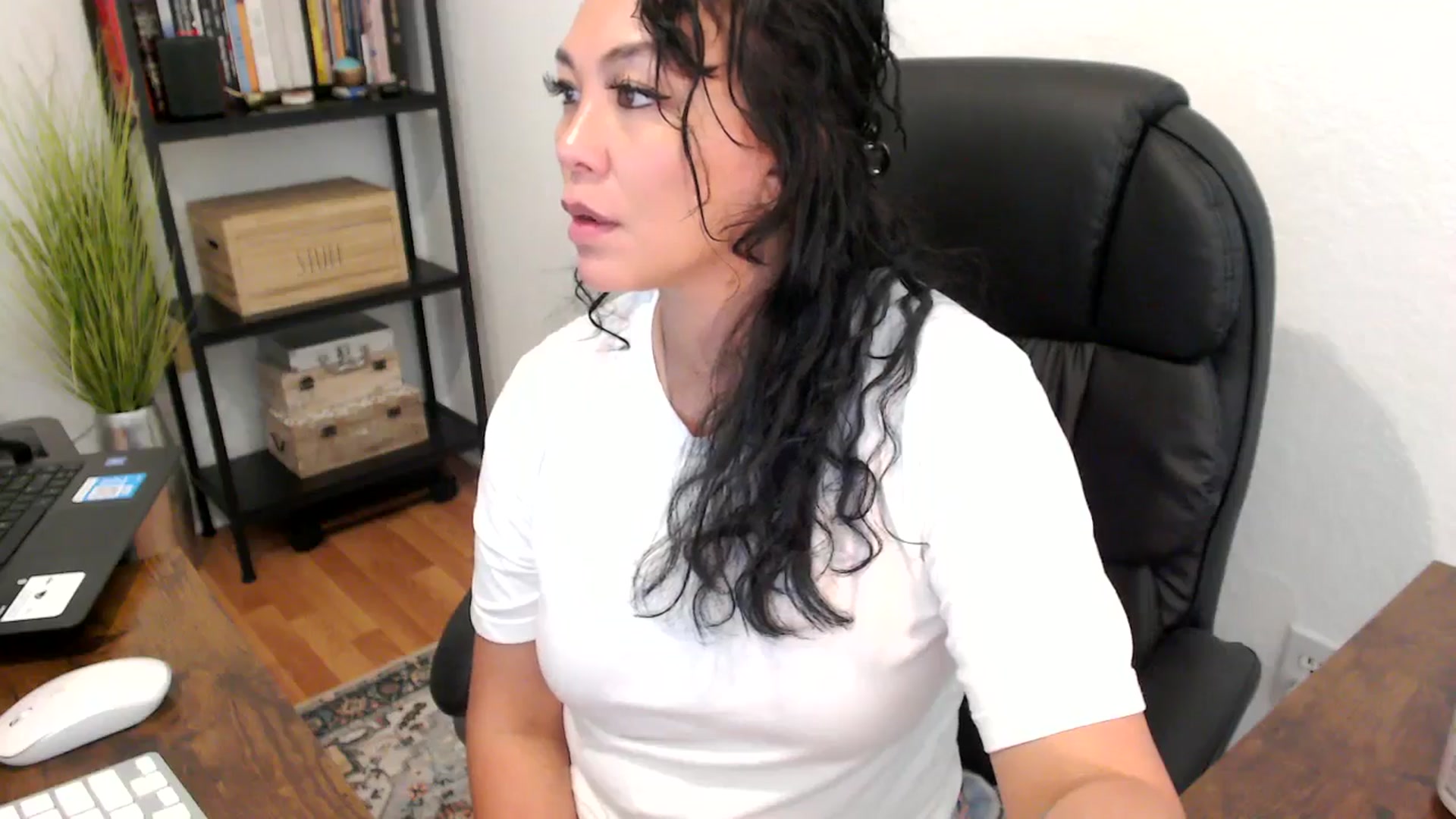 Gallery image thumbnail from MickaylaMoon's myfreecams stream on, 08/20/2024, 22:07 image 8 of 20